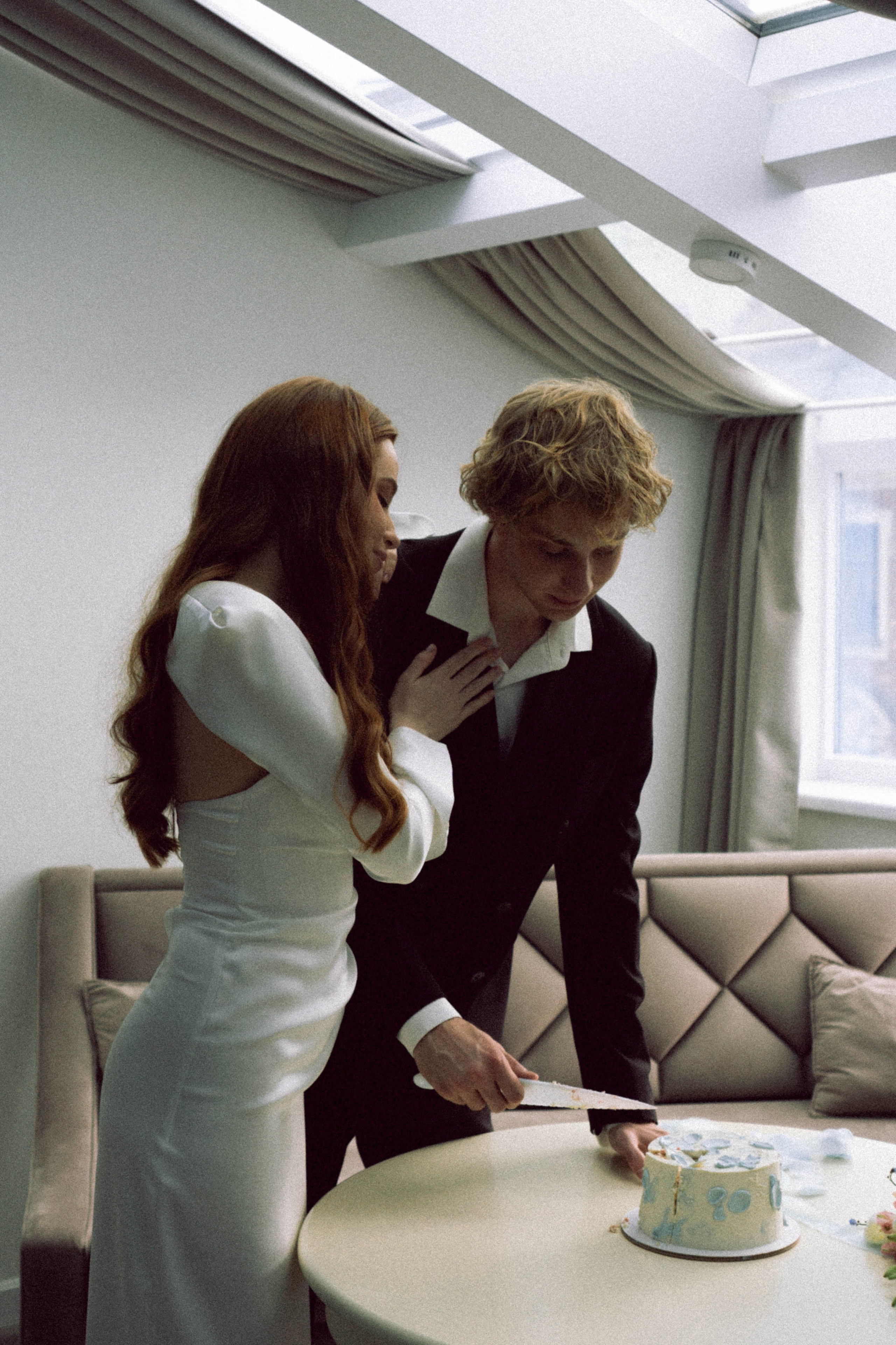 СВАДЕБНАЯ СЬЕМКА В ОТЕЛЕ. СБОРЫ ЖЕНИХА И НЕВЕСТЫ И ТАКЖЕ ТОР И ПОДГОТОВКА К ПРОГУЛКЕ. Профессиональный фотограф, Санкт-Петербург — Виктория Богомолова