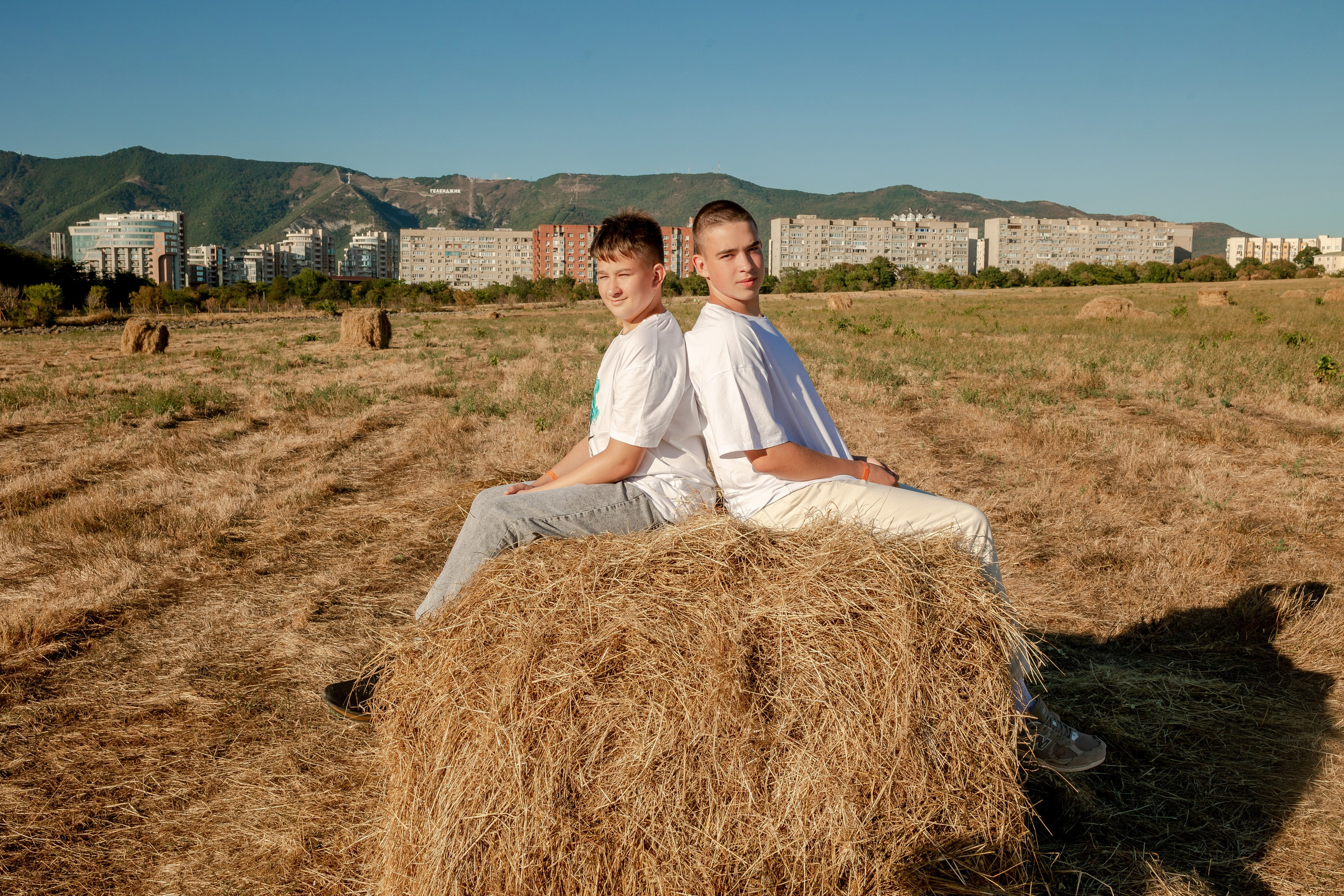 Ольга, Виталий, Никита, Вадим и Аделина. Фотограф в Геленджике, Архипо-Осиповке, Абрау-Дюрсо, Кринице Виктория