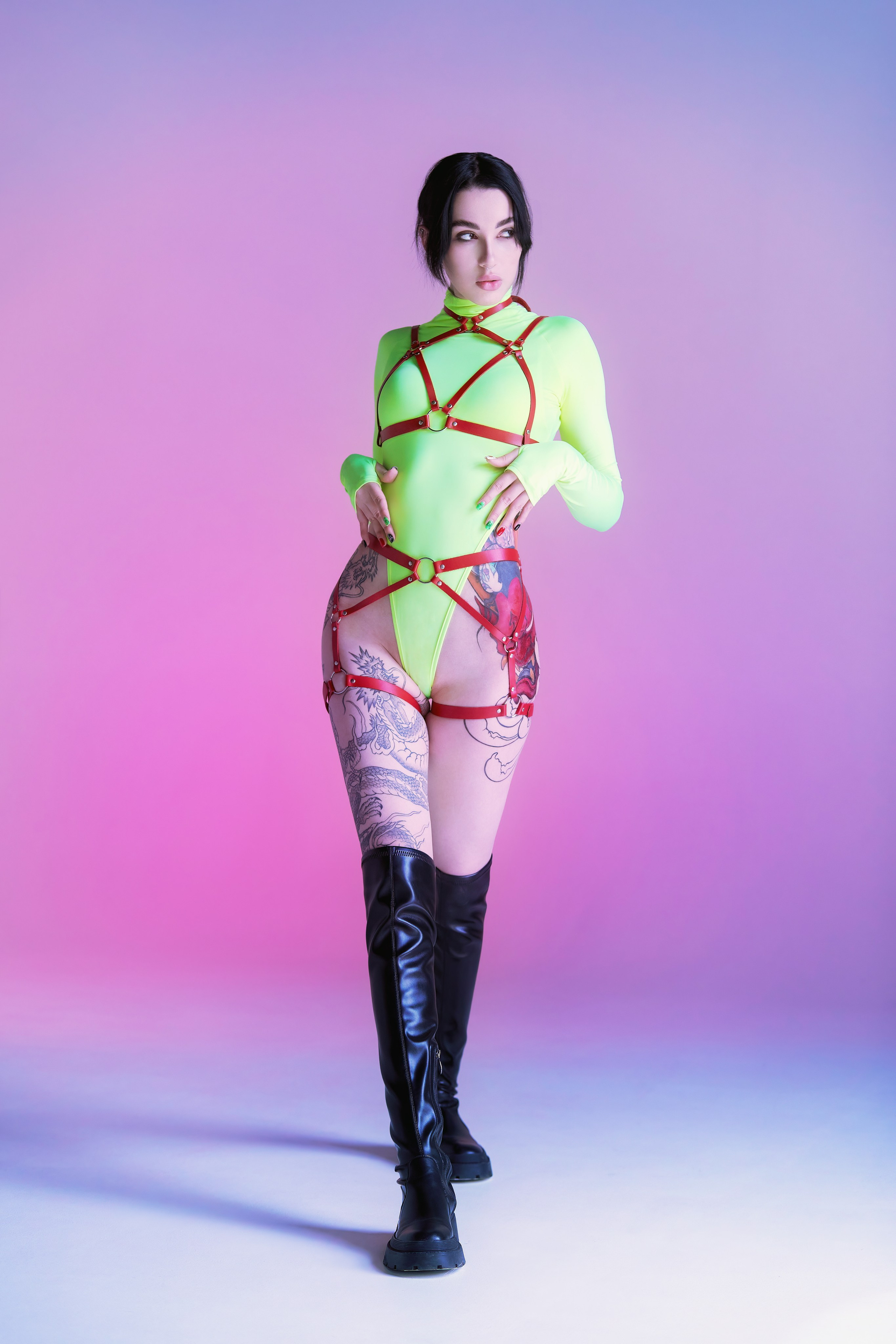 Фотосессия в белье и портупее в фотостудии Находки