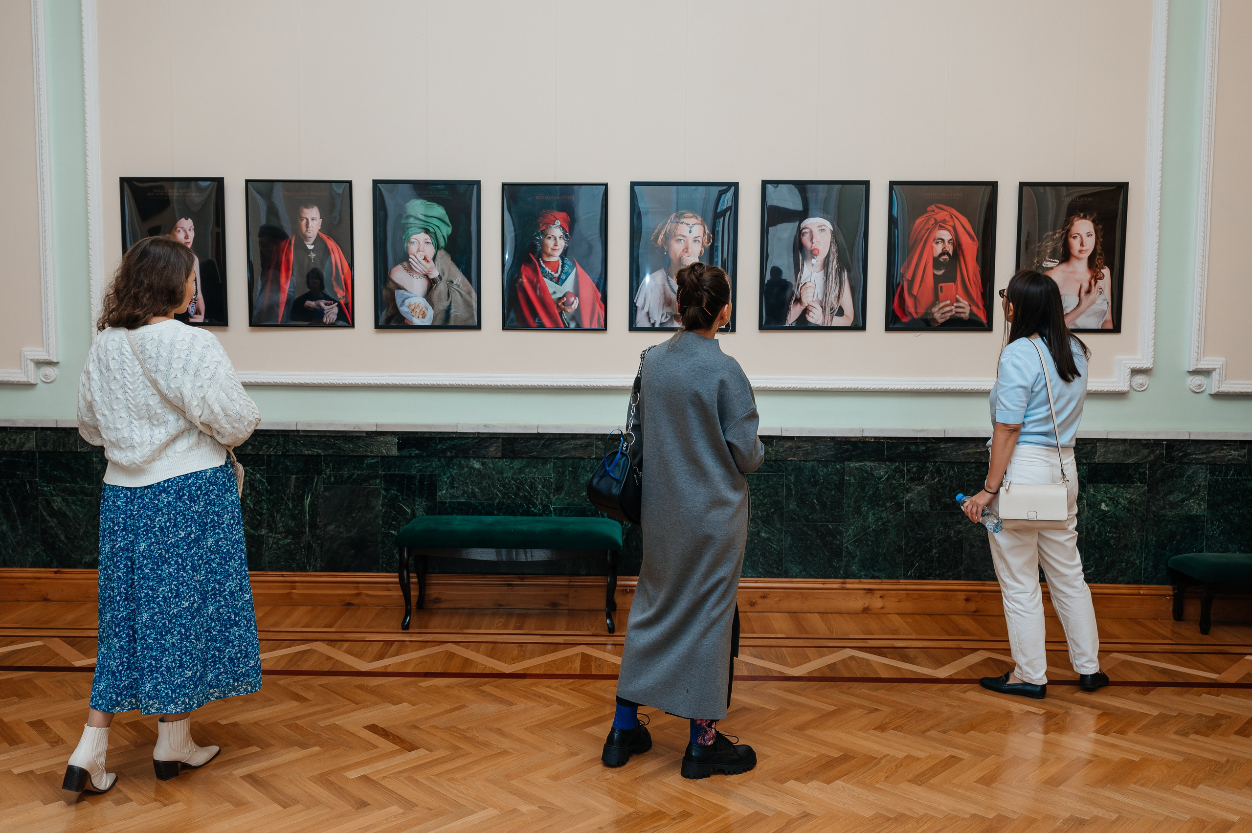 Открытие выставки Кати Васильевой в Молодежном театре. Wedding and family photographer USA