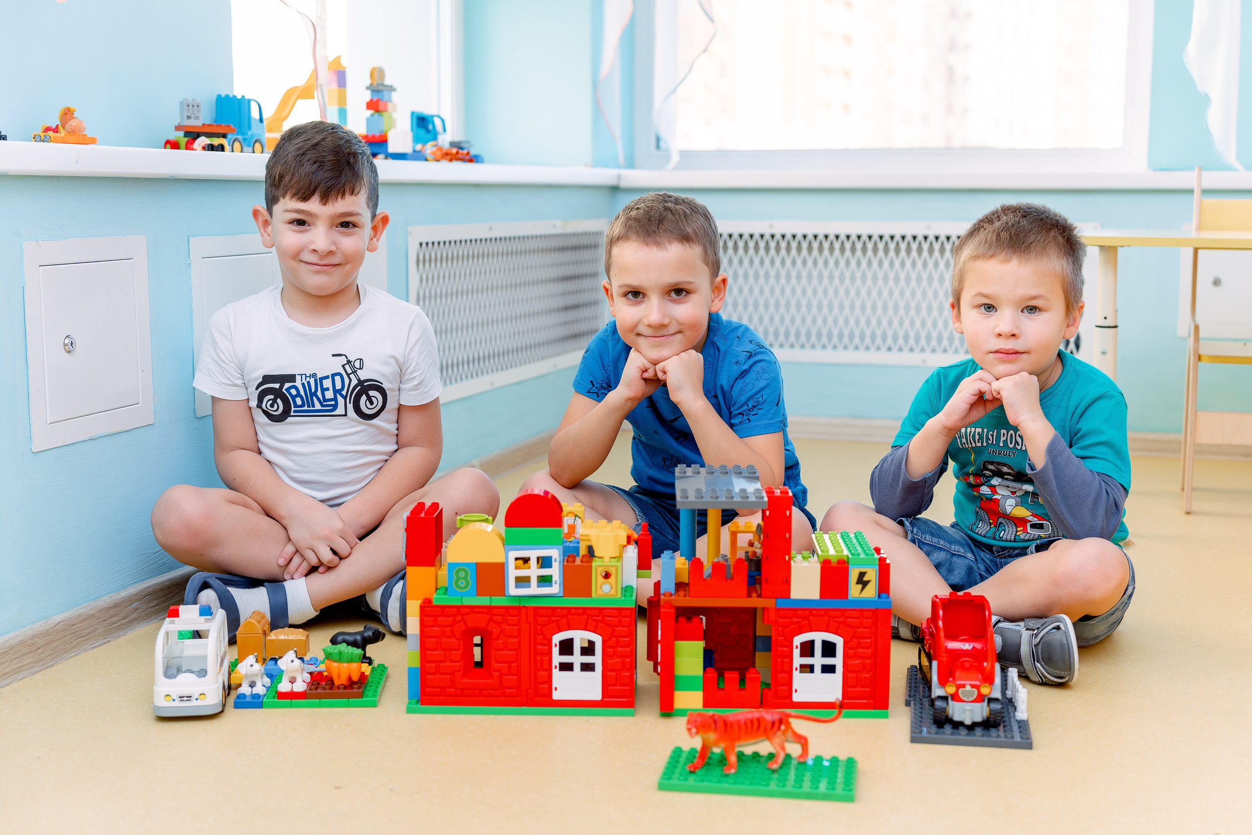 Фотокомпания «Алые паруса» выпускные альбомы Москва и МО