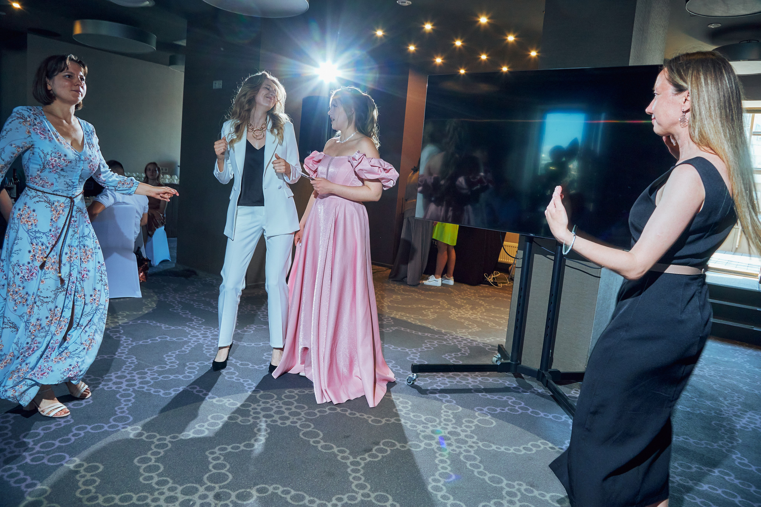 Выпускные 9-й и 11-й класс. Фотограф в Екатеринбурге Булат Хамитов