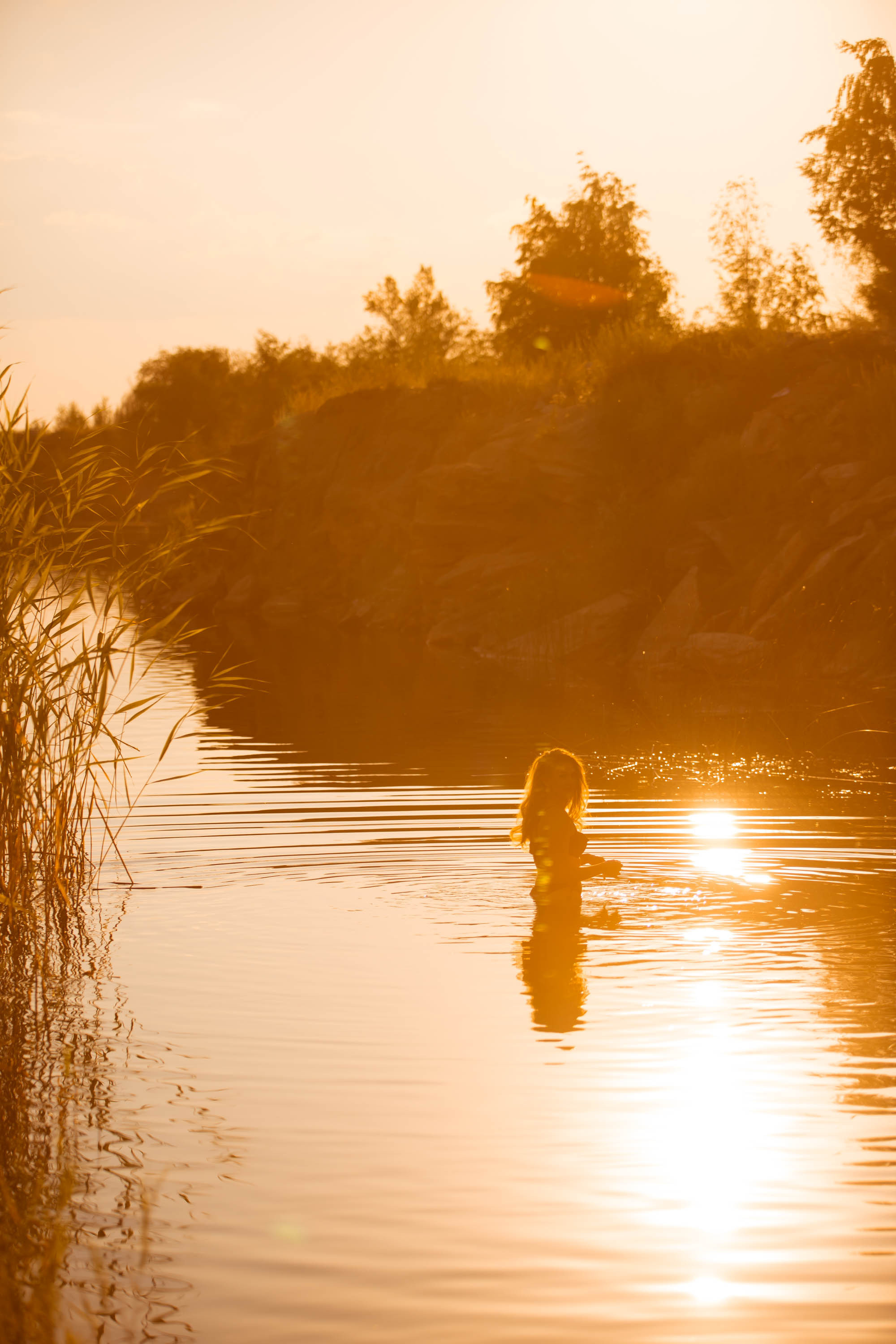 Закат на прекрасном озере. Фотограф — художник в Москве Васильева Юлия