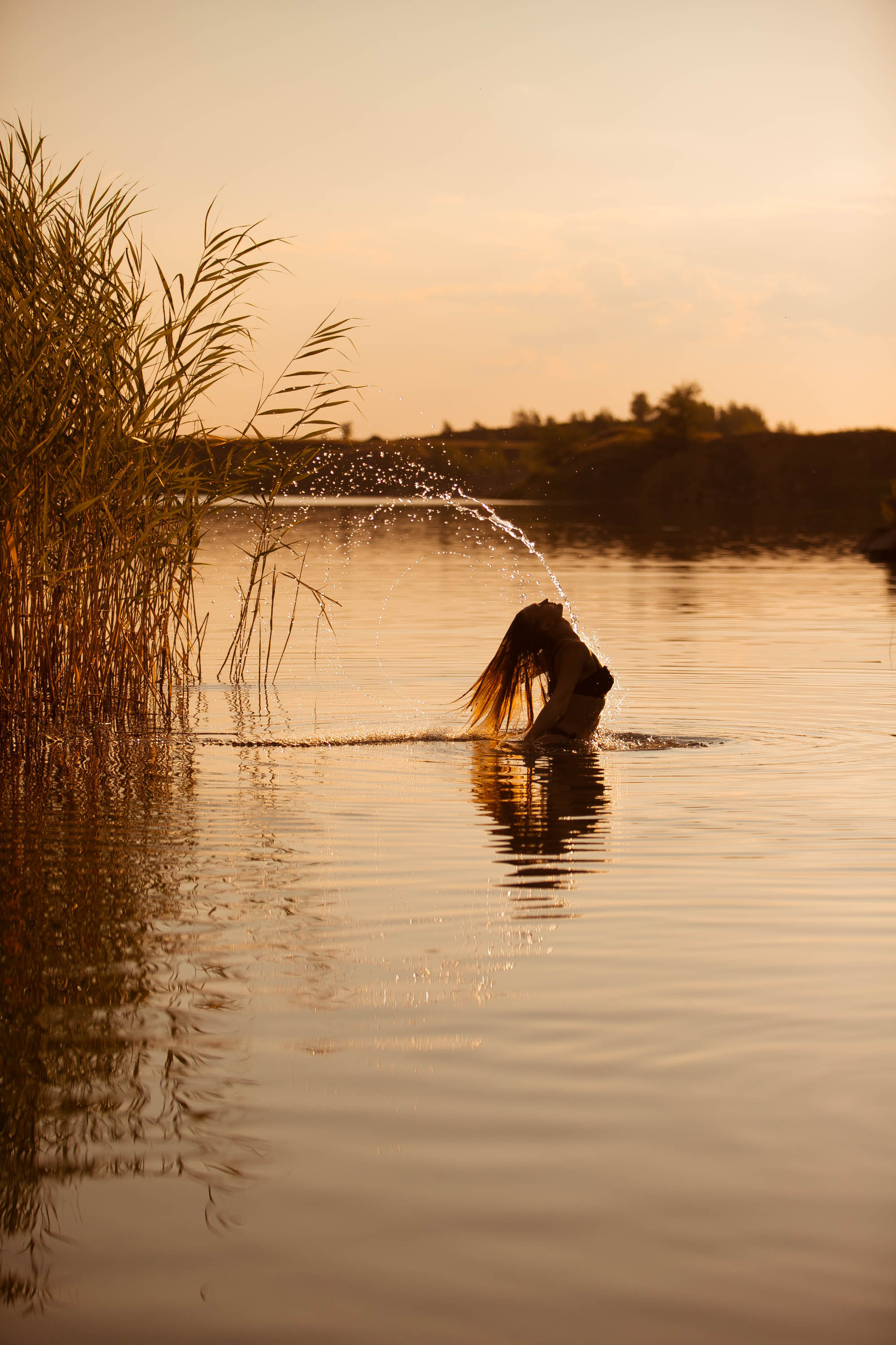 Закат на прекрасном озере. Фотограф — художник в Москве Васильева Юлия
