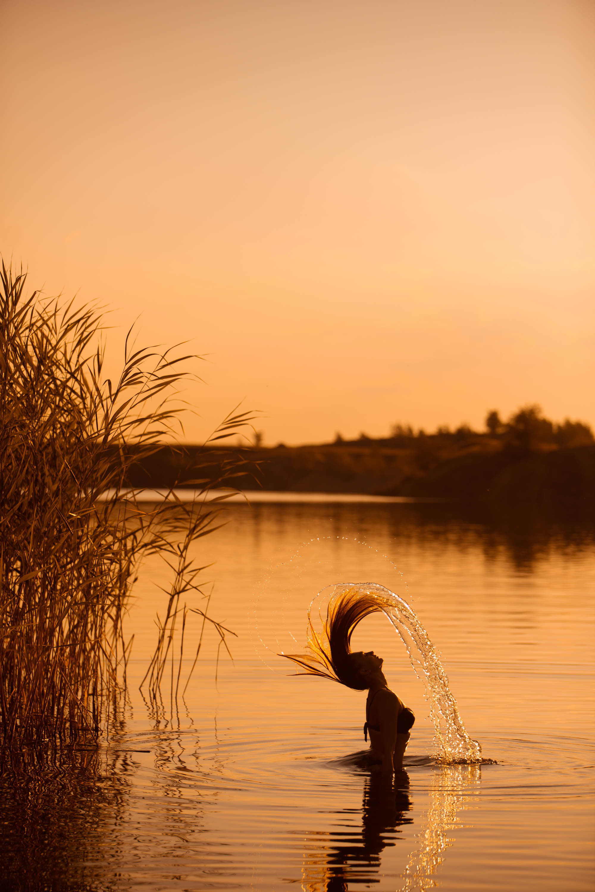 Закат на прекрасном озере. Фотограф — художник в Москве Васильева Юлия