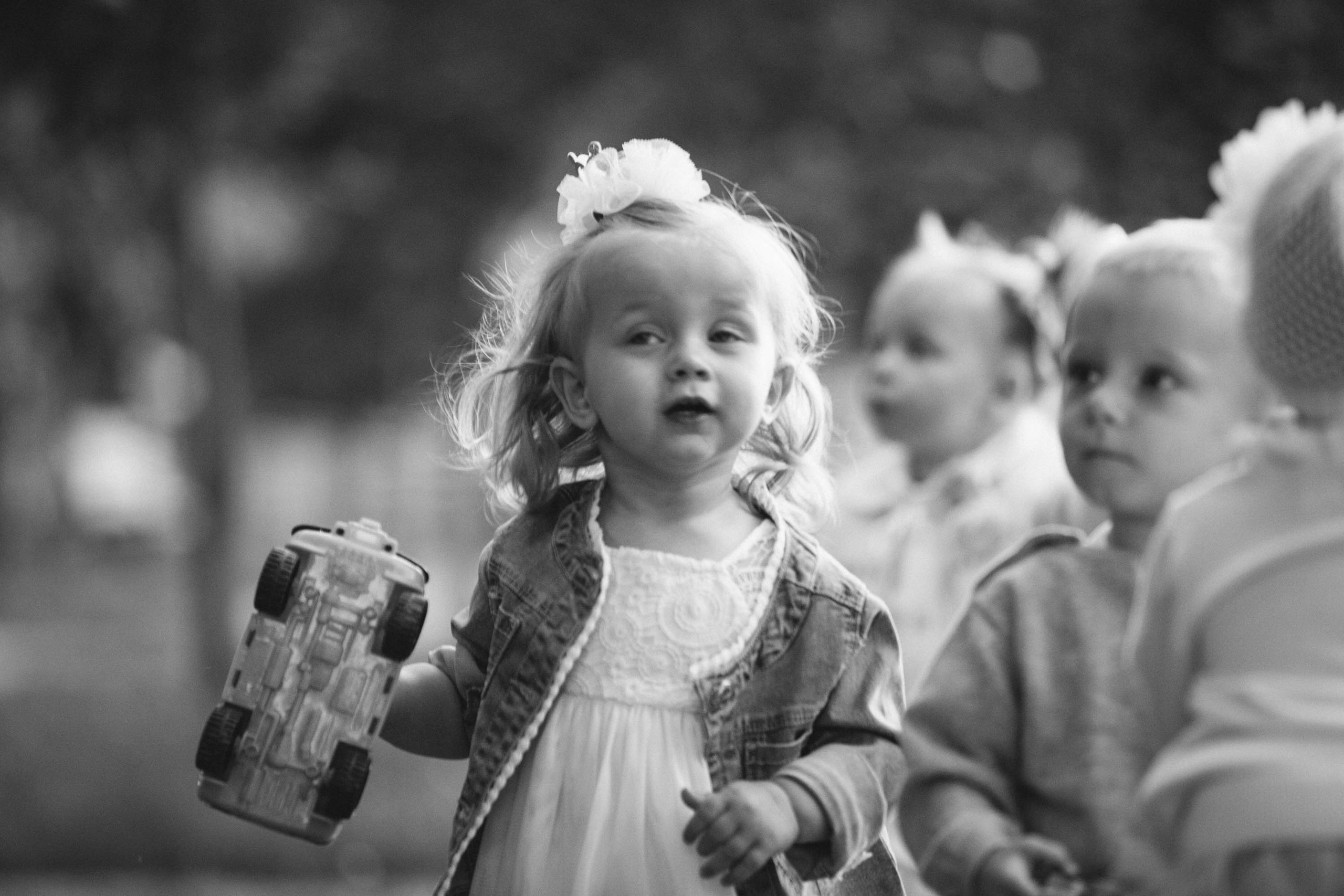 Малыши (первое знакомство). Фотограф — художник в Москве Васильева Юлия