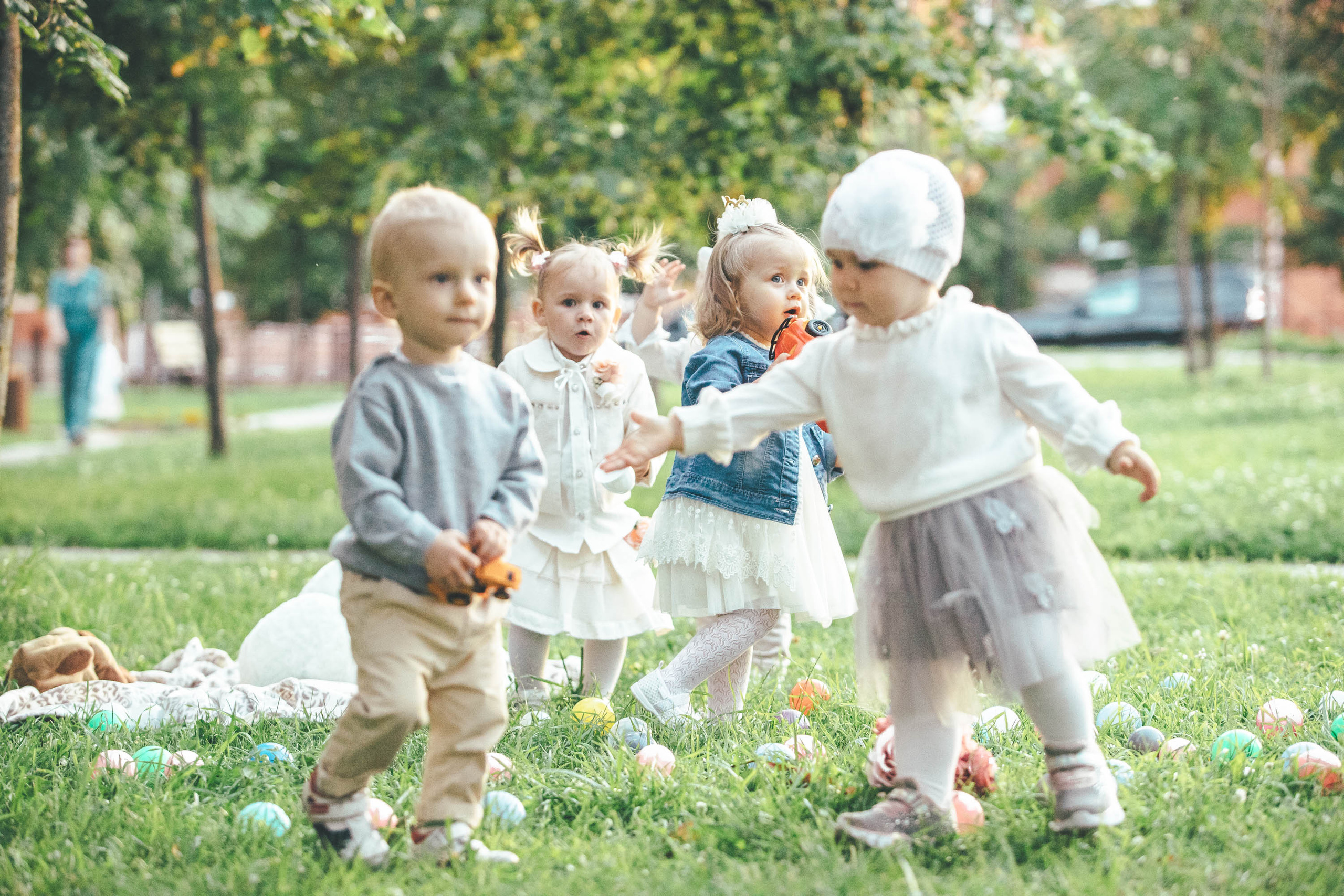 Малыши (первое знакомство). Фотограф — художник в Москве Васильева Юлия