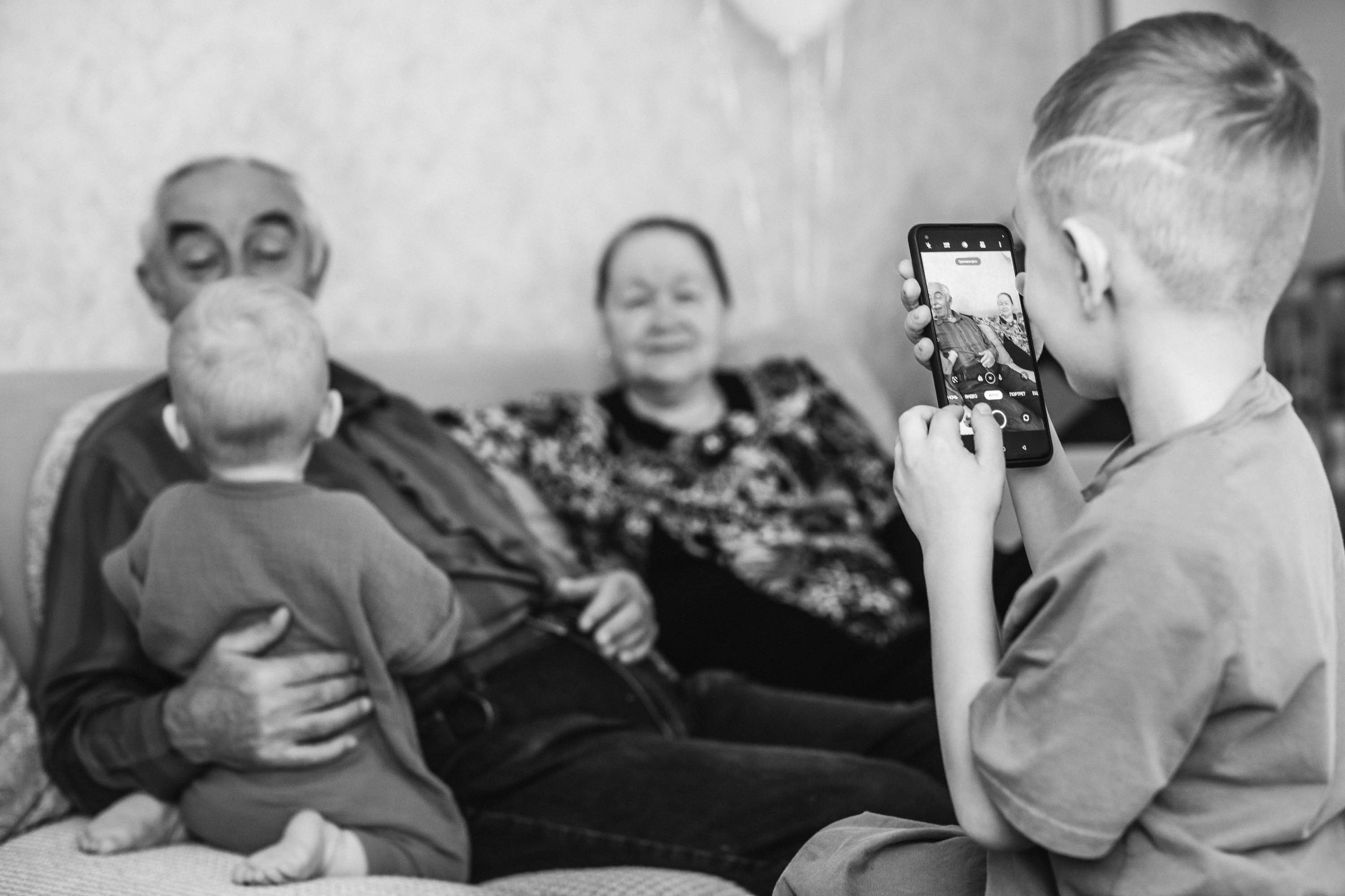 День рождения Паши. Фотограф — художник в Москве Васильева Юлия