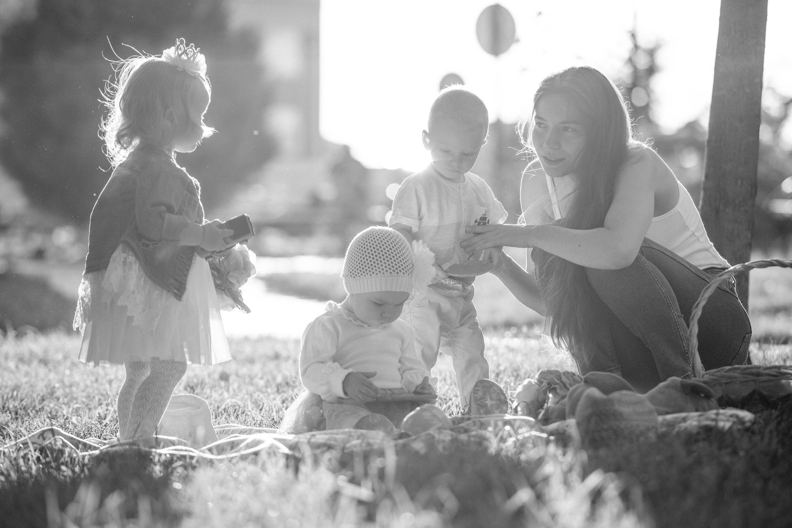 Малыши (первое знакомство). Фотограф — художник в Москве Васильева Юлия