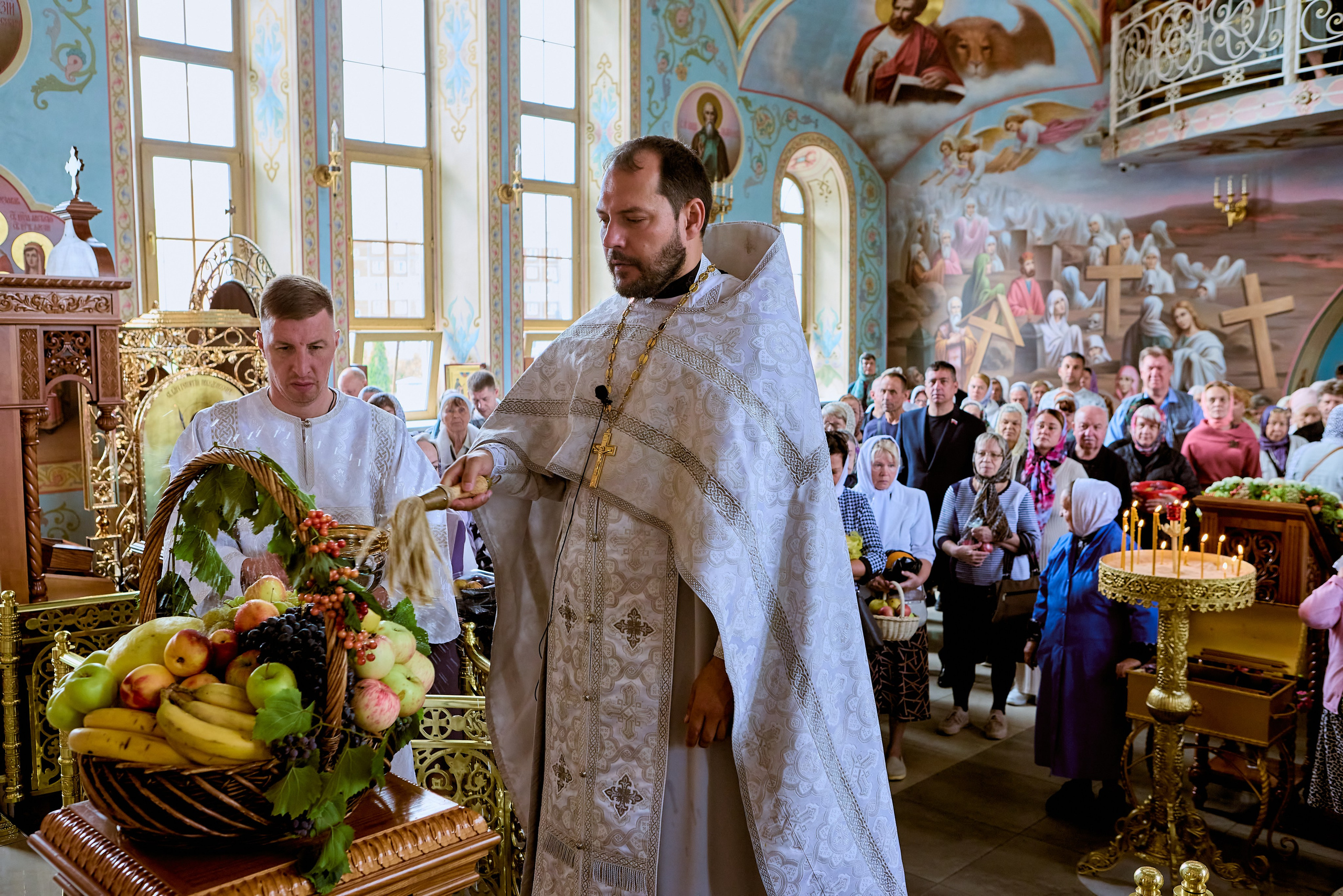 Освещение плодов в праздник Преображение Господа Бога и Спаса нашего Иисуса Христа фотография Православного портретного и детского фотографа Николая Голованова