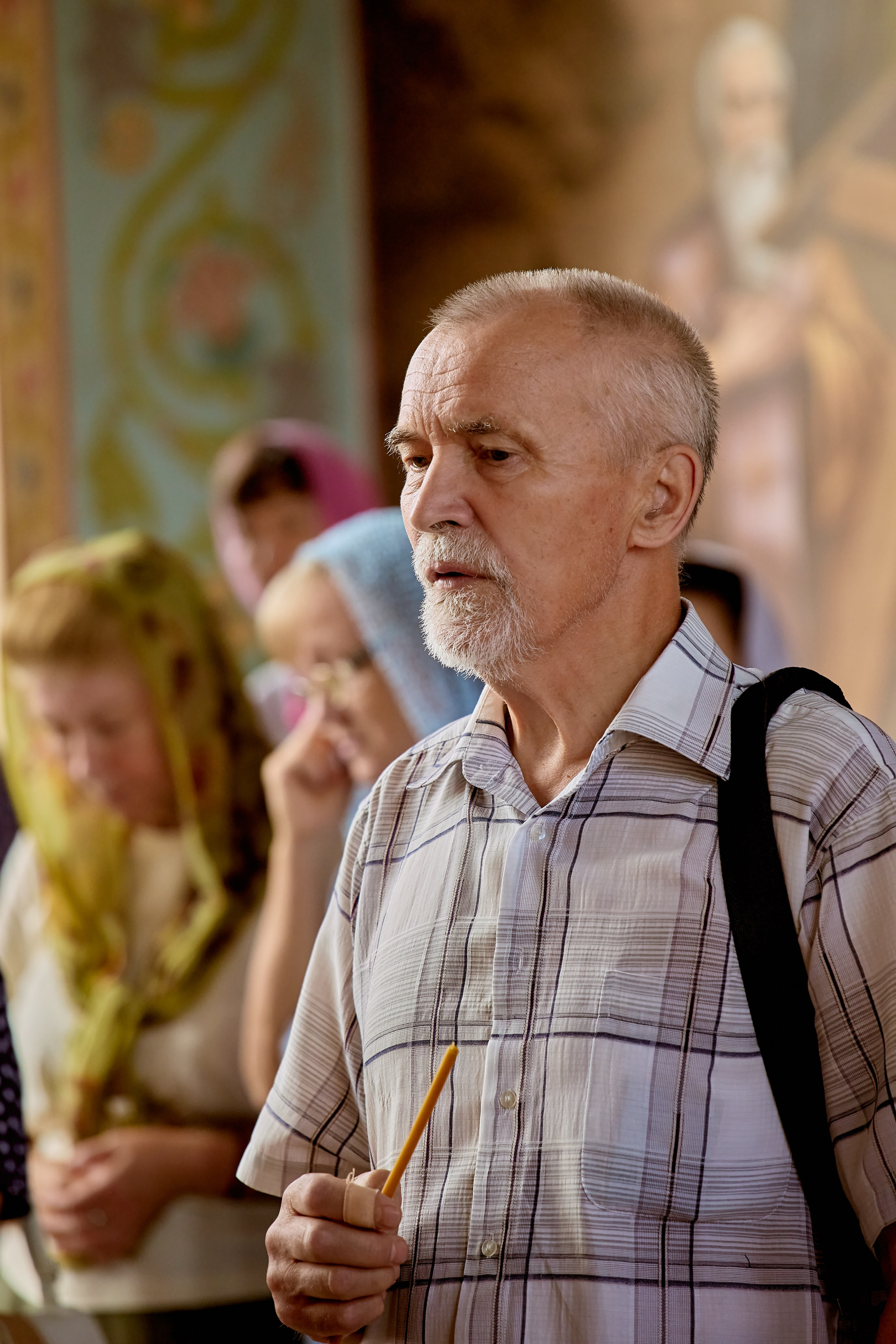 Мужской портрет в день празднования Обретения мощей Преп Серафима Саровского г Дзержинск фото из серии " Лица Храма"  