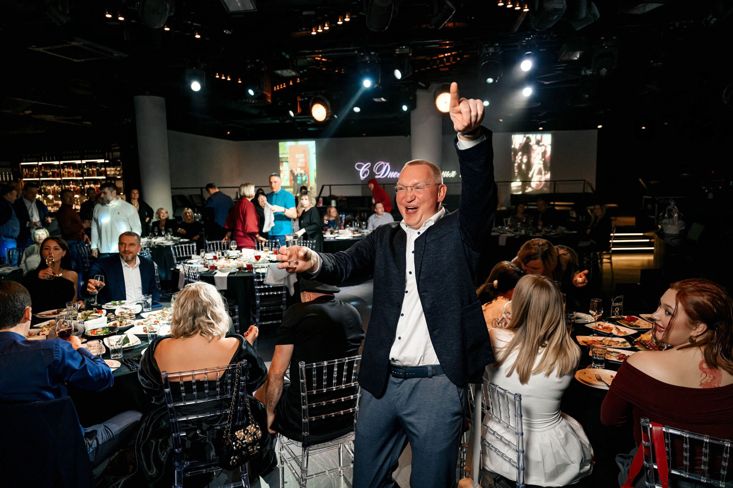 Happy Birthday. Максим Комаров — Профессиональный фотограф