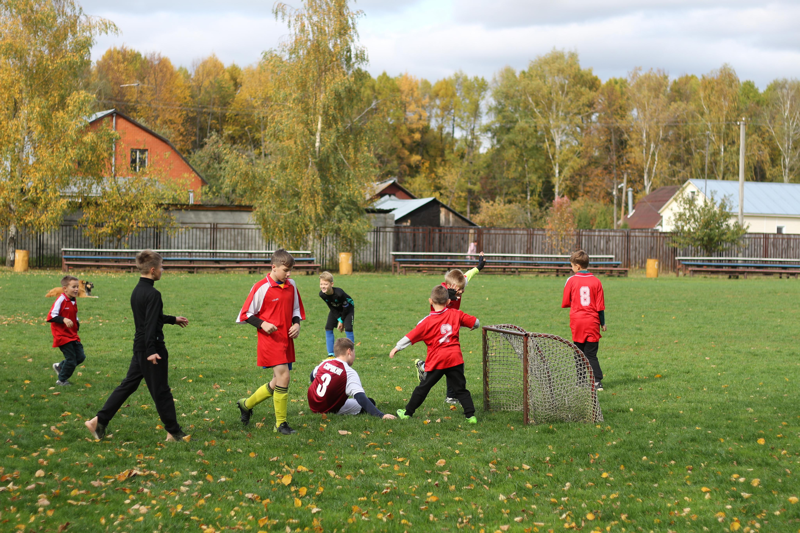 Футбольная встреча. Вознесенский храм села Барановское