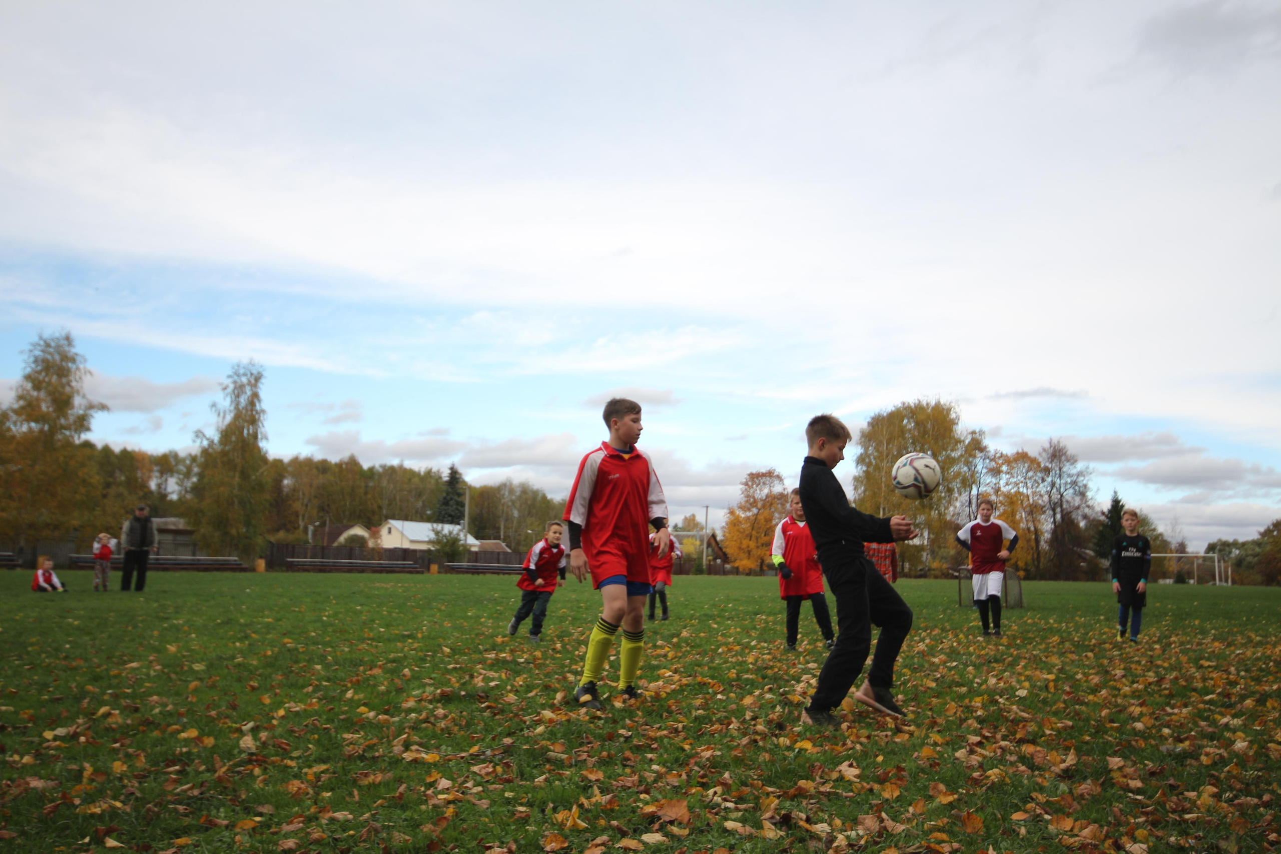 Футбольная встреча. Вознесенский храм села Барановское
