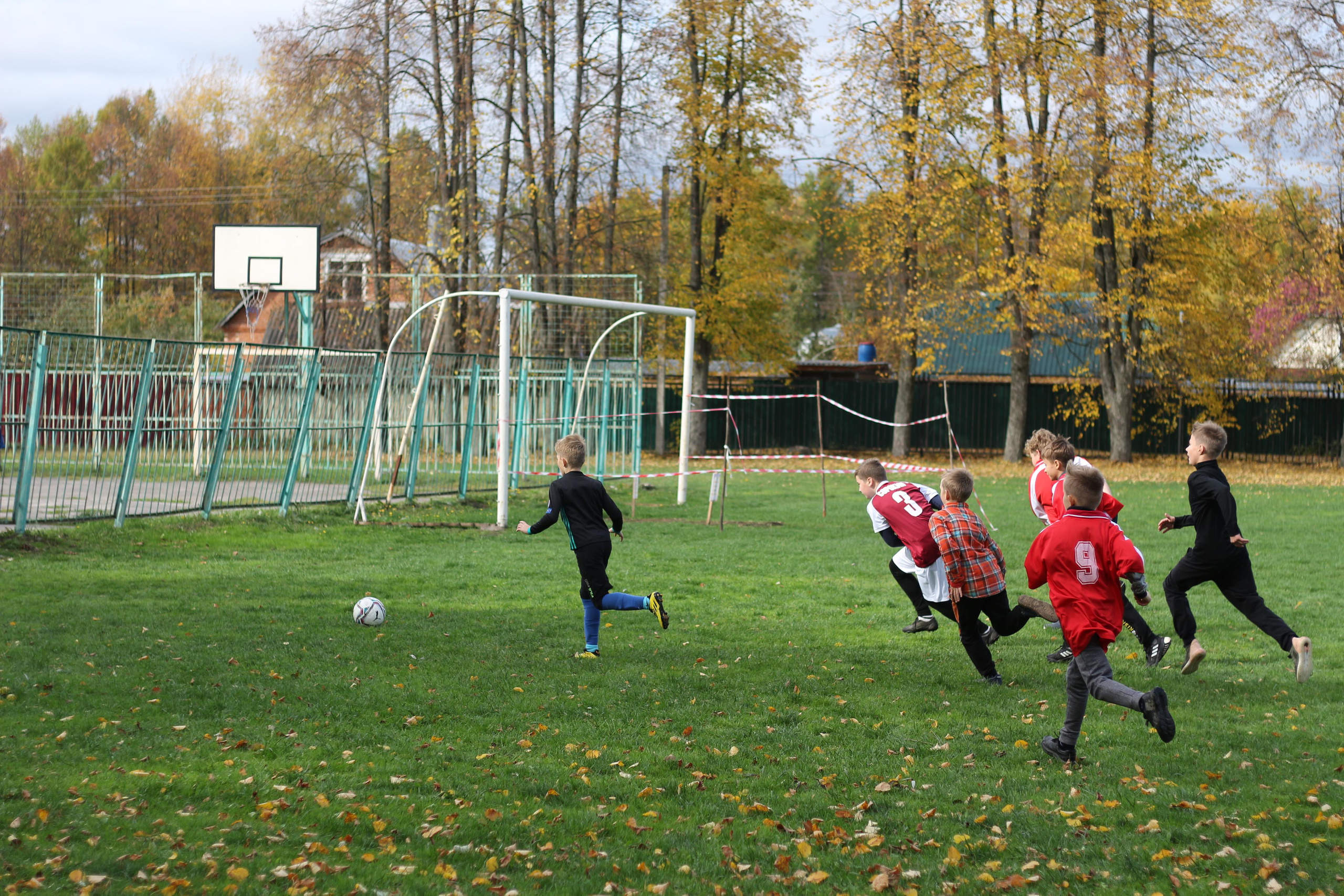 Футбольная встреча. Вознесенский храм села Барановское