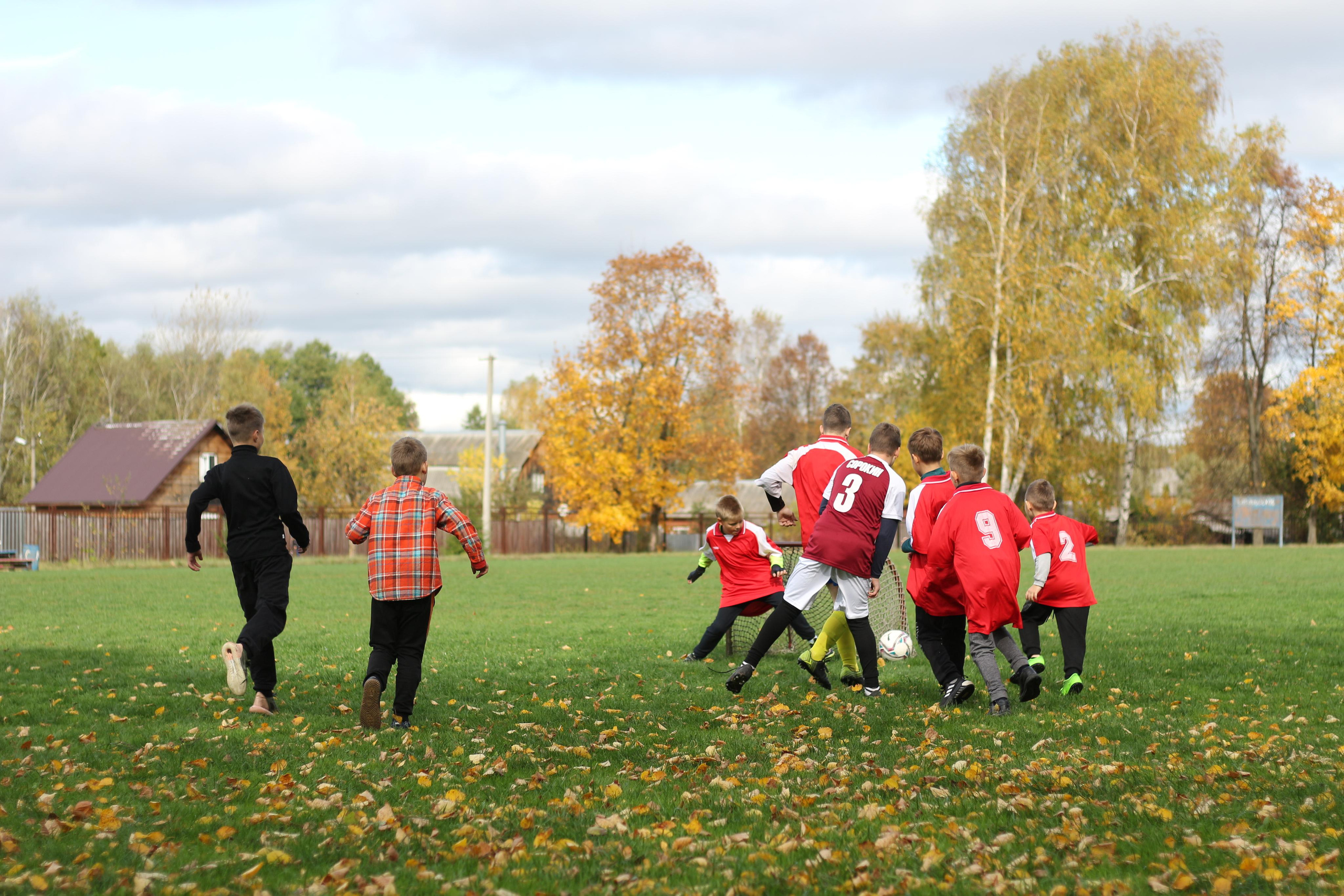 Футбольная встреча. Вознесенский храм села Барановское