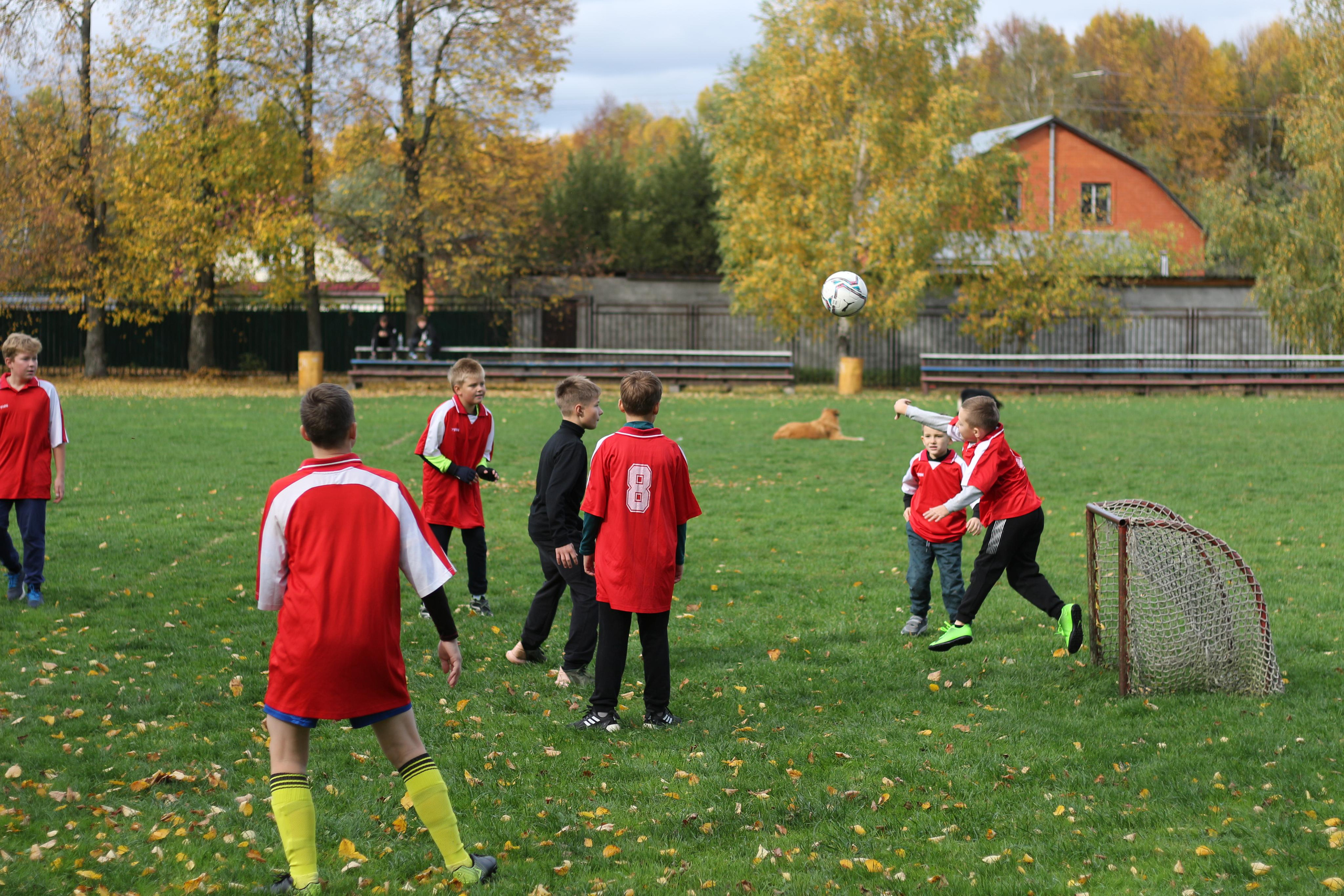Футбольная встреча. Вознесенский храм села Барановское