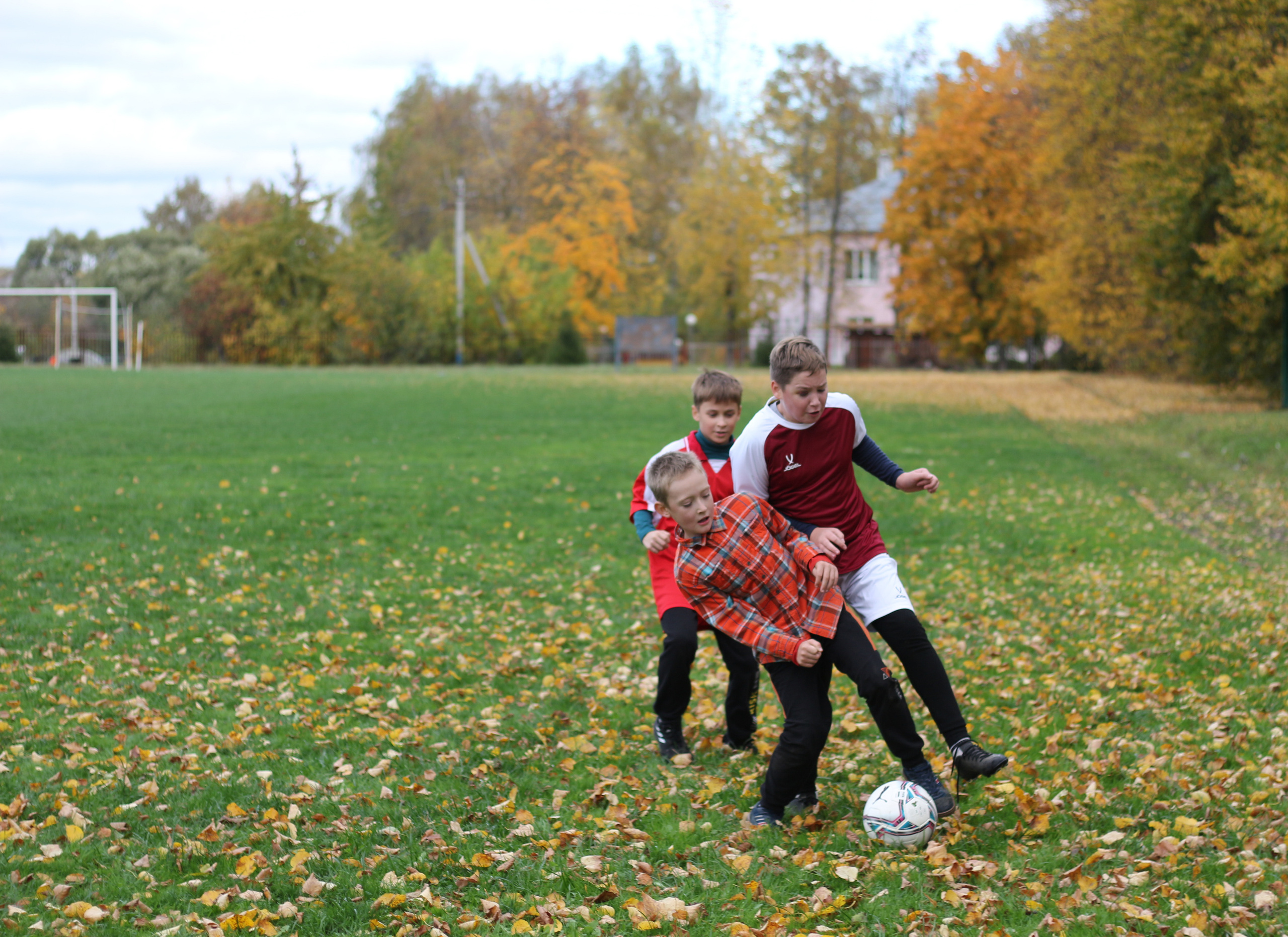 Футбольная встреча. Вознесенский храм села Барановское
