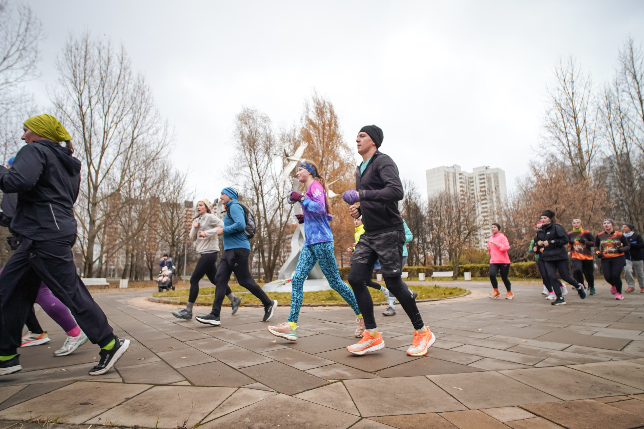 #марафонудома #яuzarun 2024 2-я петля, группа 6:30. Роман Капилюшов. Бег. Фото. Видео. г. Люберцы