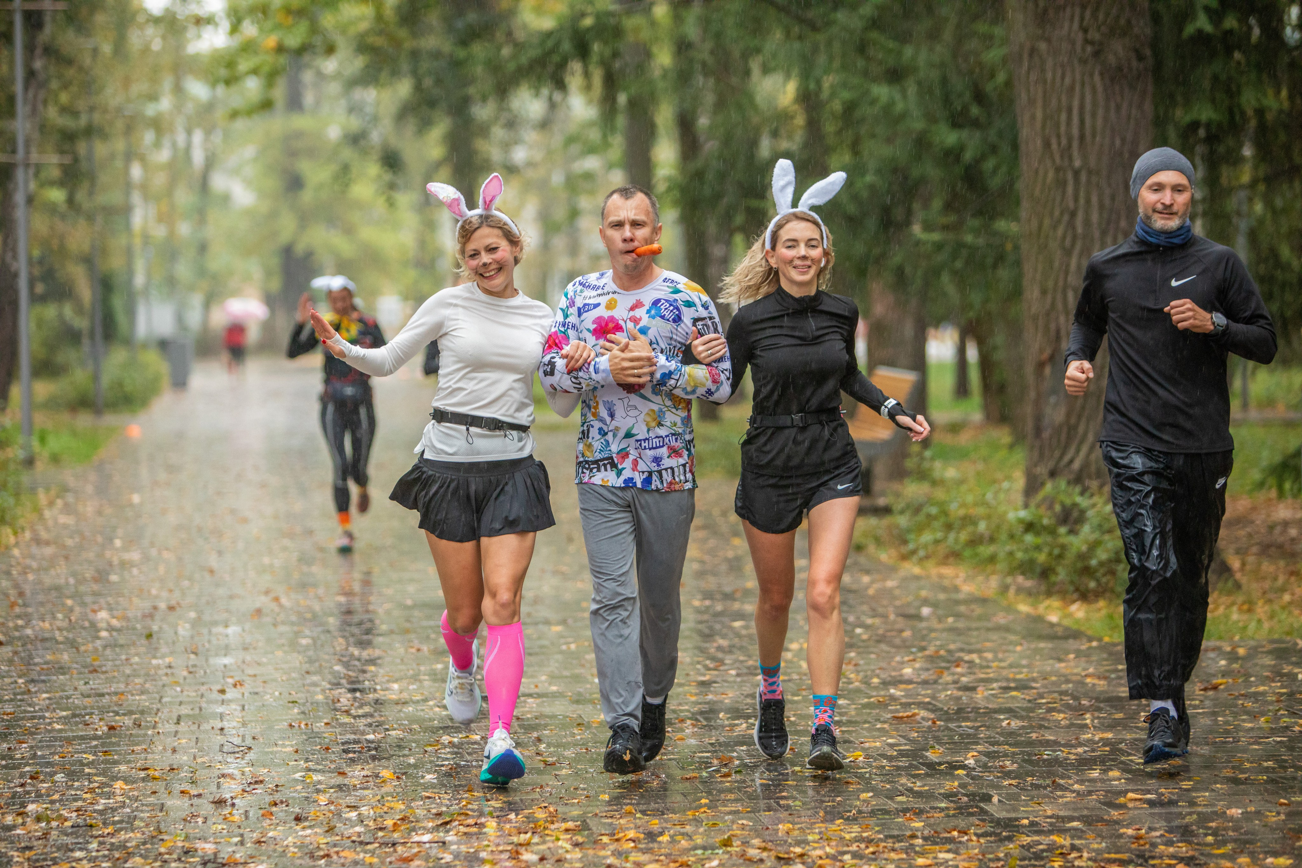 7 лет забегам 5 вёрст Химки 28.09.24. Фотограф Сергей Ловкий