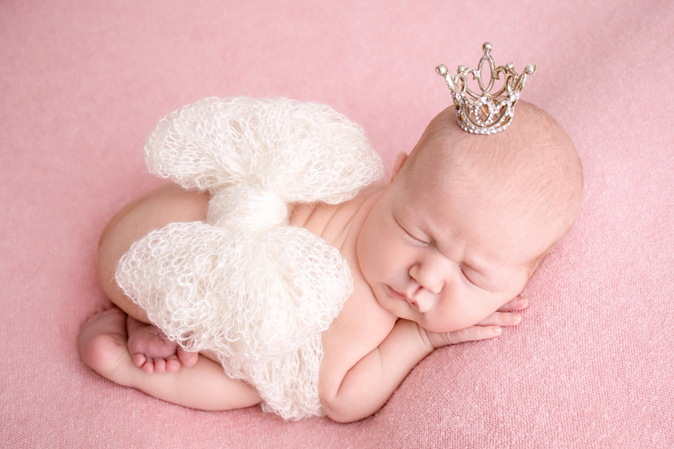 Нежная и милая фотосессия первых дней жизни Вашего ребенка в Минске. Фотограф новорождённых Минск — стоимость newborn фотосессии в Минске