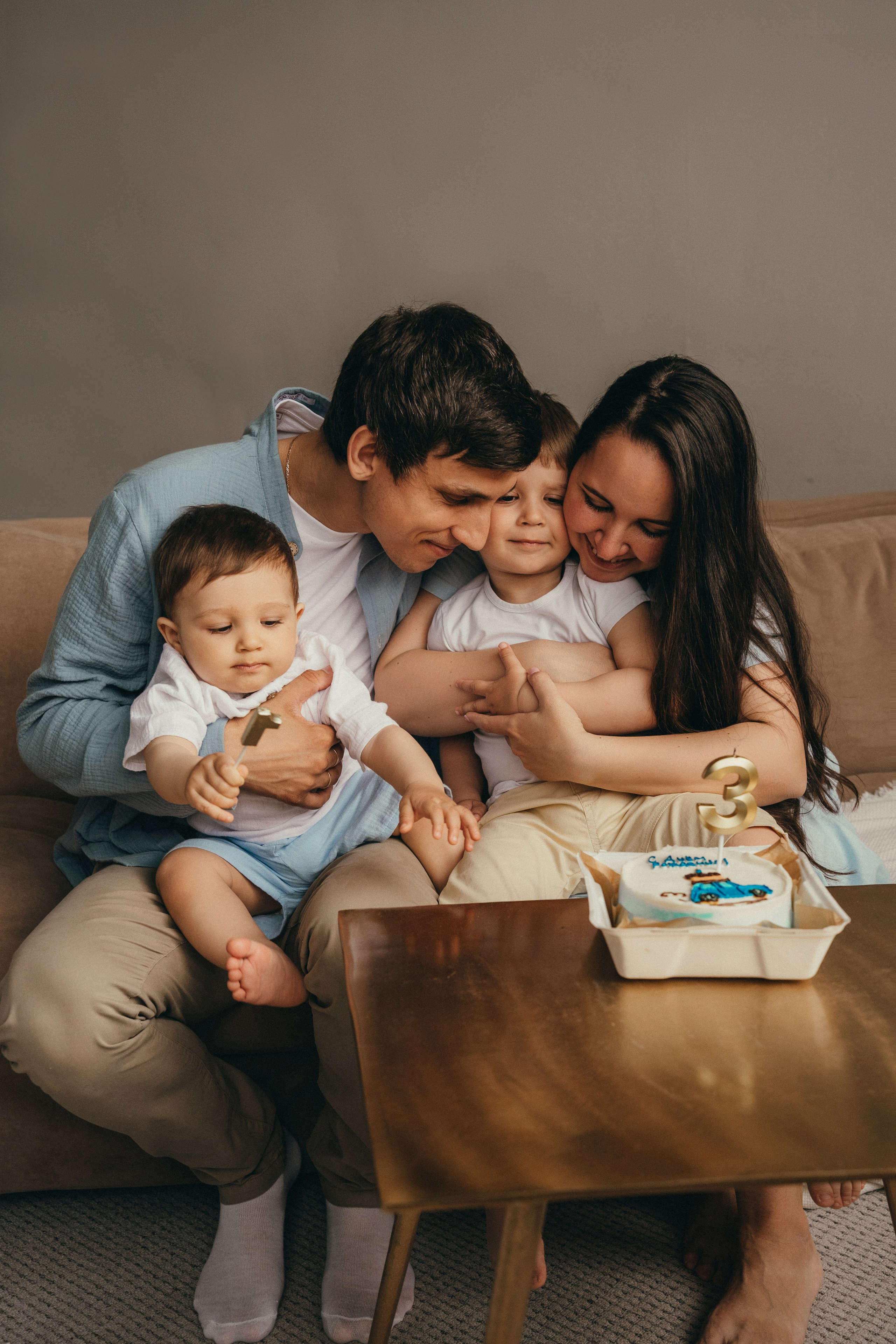 Дима, Настя, Макар и Серофим. Семейный фотограф • Домашние съемки в Нижнем Новгороде