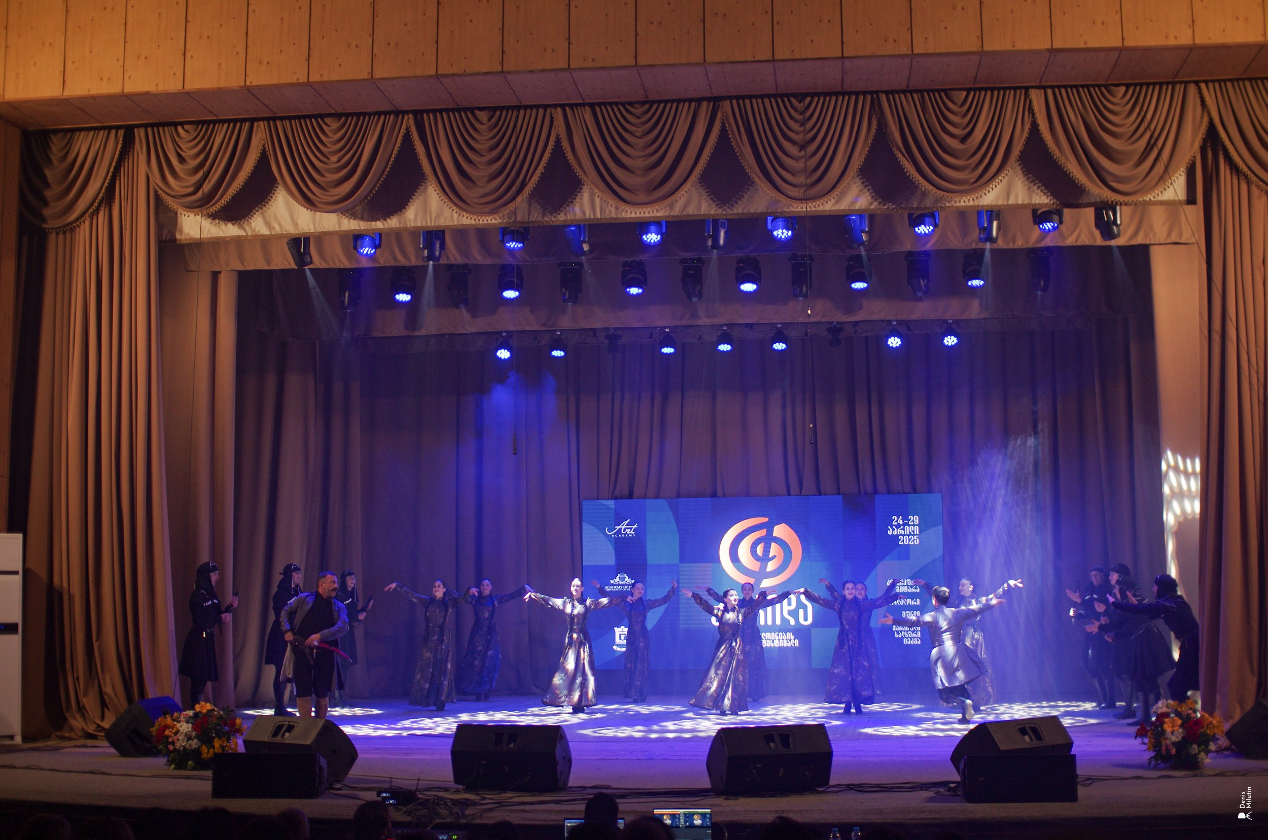 Танцы в Хоби. Портретный фотограф Денис Милютин