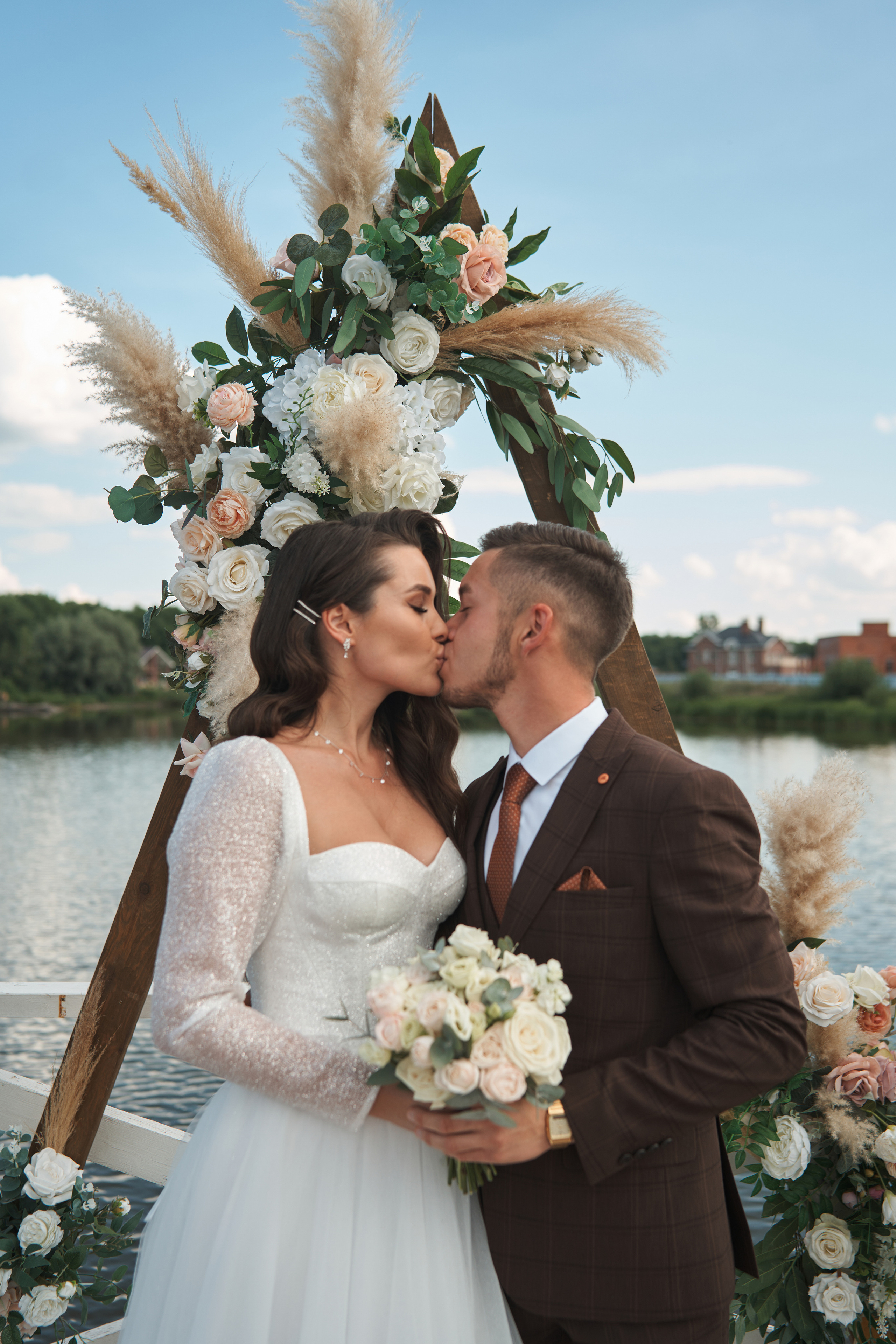 Руслан и Эльвина. Выездная регистрация. Ресторан. Фотограф Уфа Екатерина Пашина