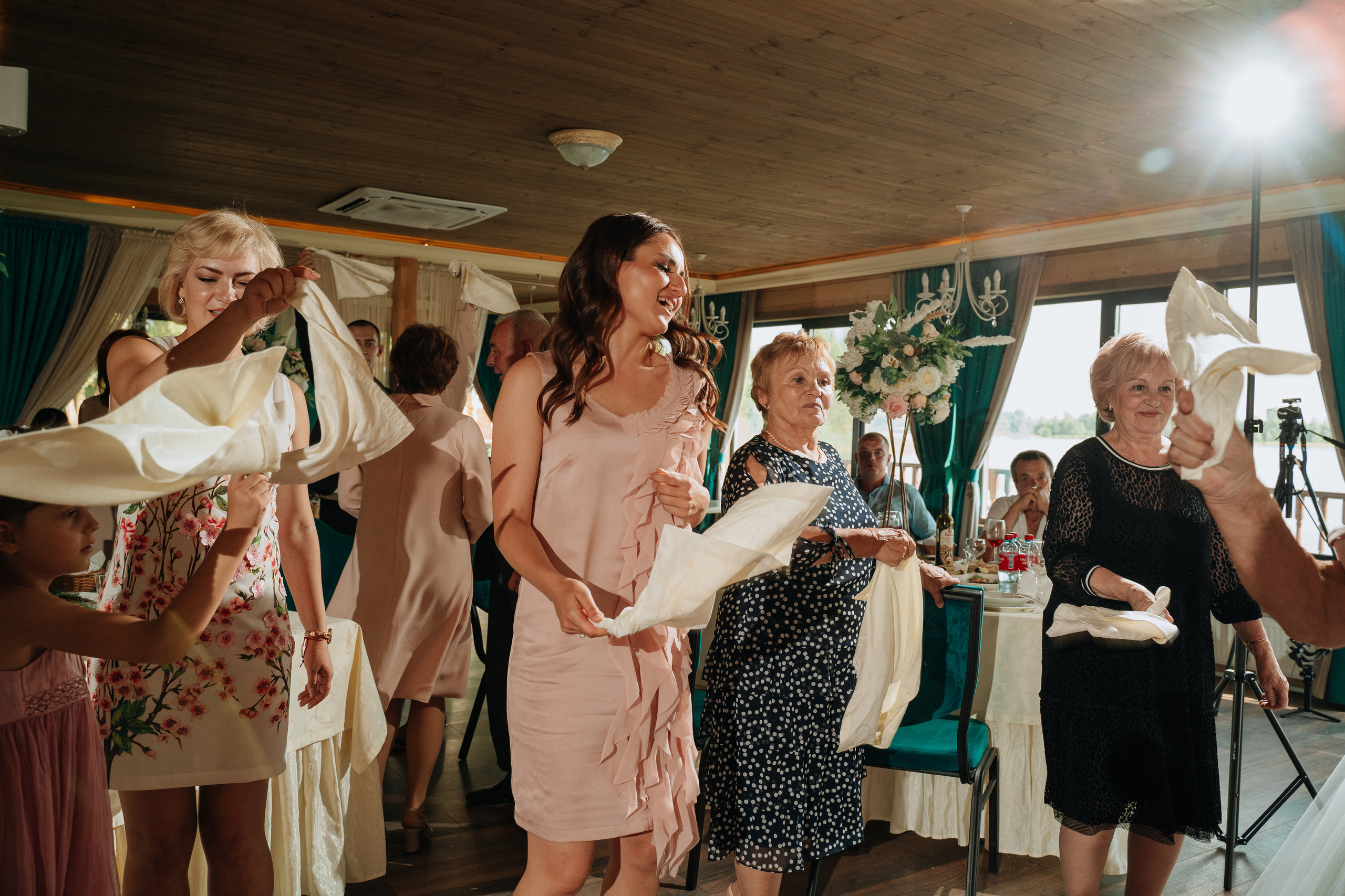 Владимир и Алина. Выездная регистрация. Ресторан. Фотограф Уфа Екатерина Пашина