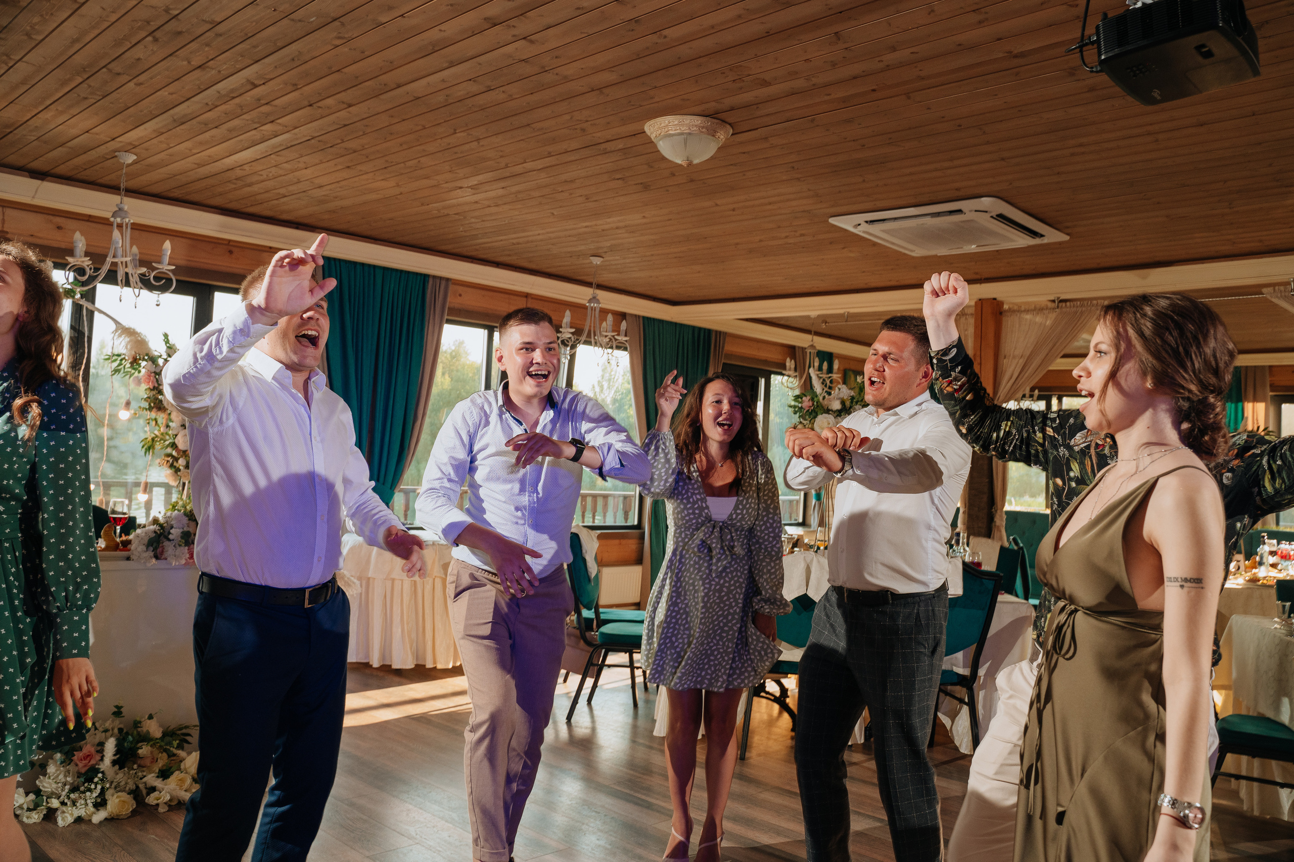 Владимир и Алина. Выездная регистрация. Ресторан. Фотограф Уфа Екатерина Пашина