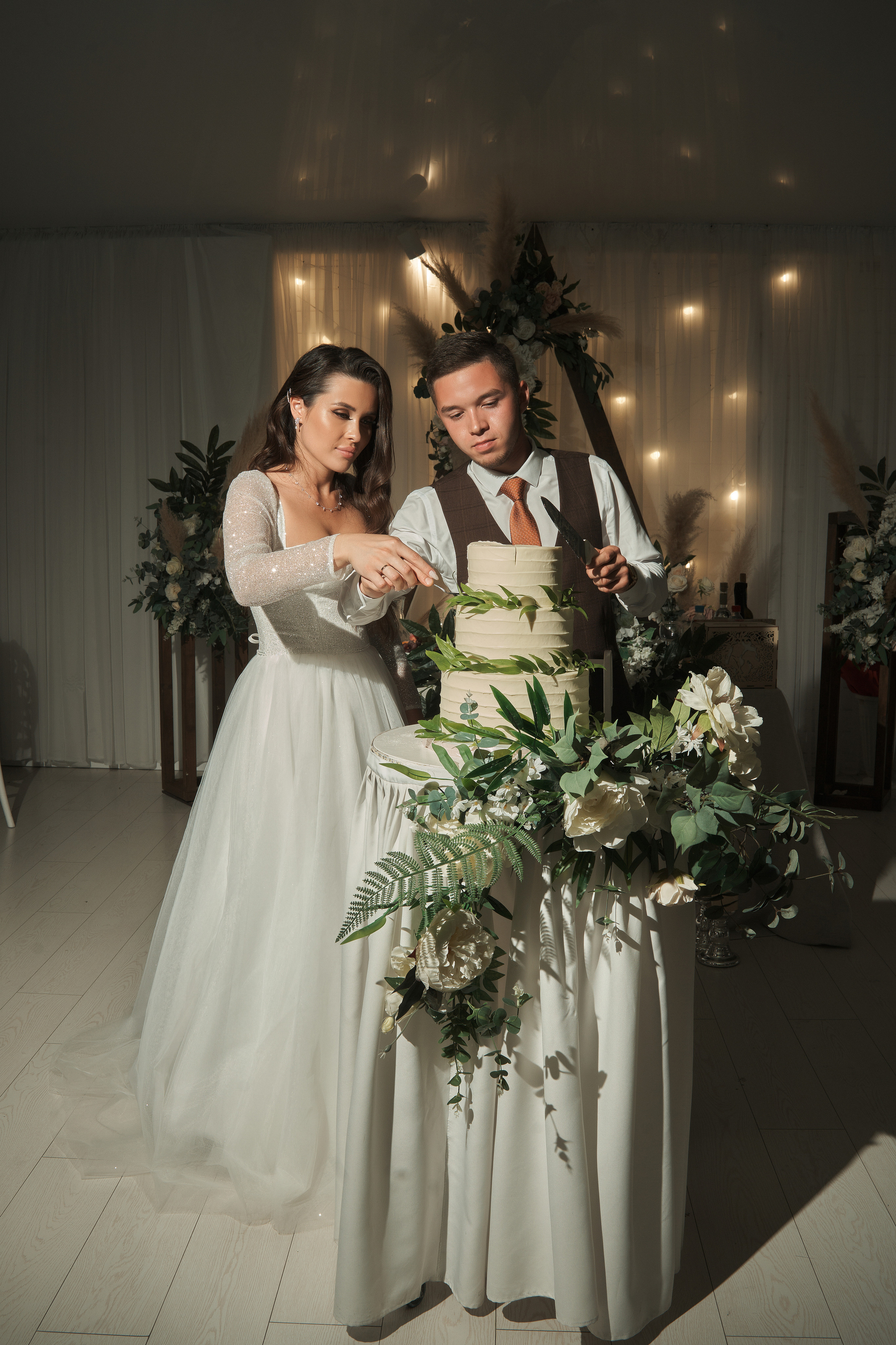 Руслан и Эльвина. Выездная регистрация. Ресторан. Фотограф Уфа Екатерина Пашина