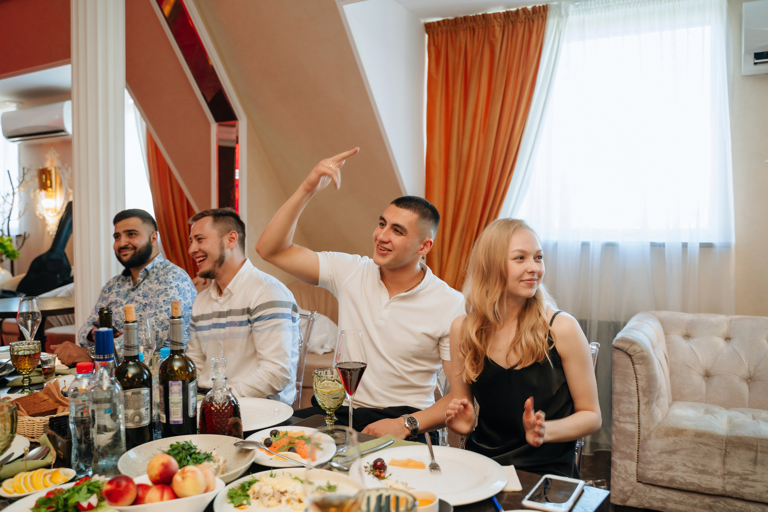 Дмитрий и Алёна. Ресторан. Фотограф Уфа Екатерина Пашина