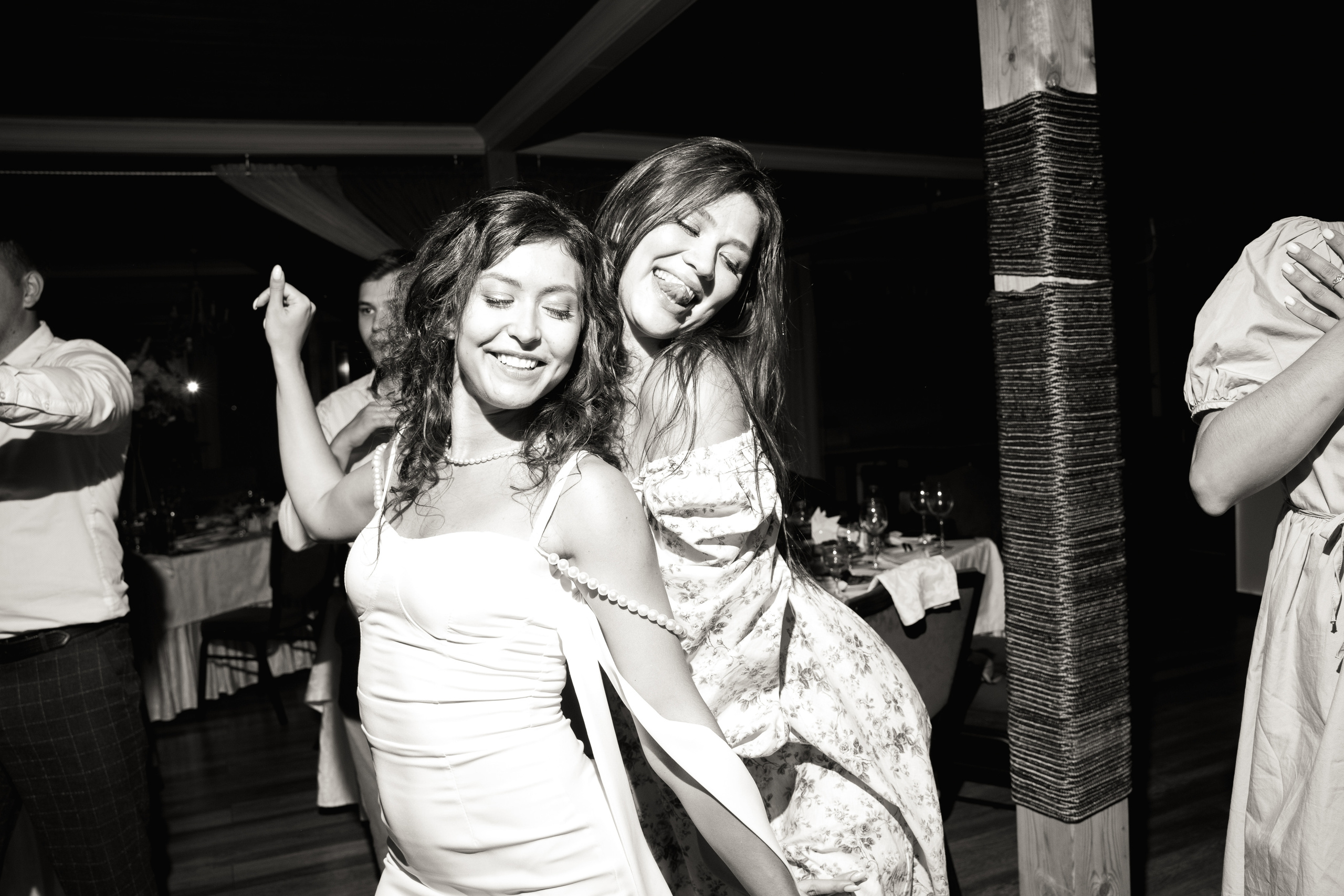 Владимир и Алина. Выездная регистрация. Ресторан. Фотограф Уфа Екатерина Пашина