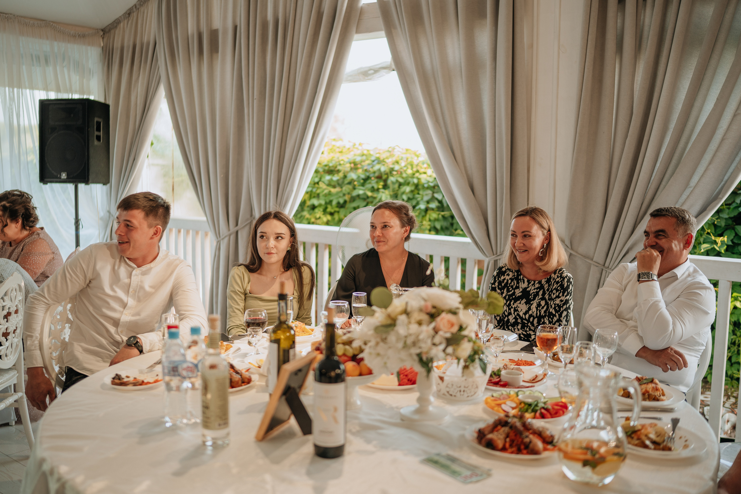 Руслан и Эльвина. Выездная регистрация. Ресторан. Фотограф Уфа Екатерина Пашина