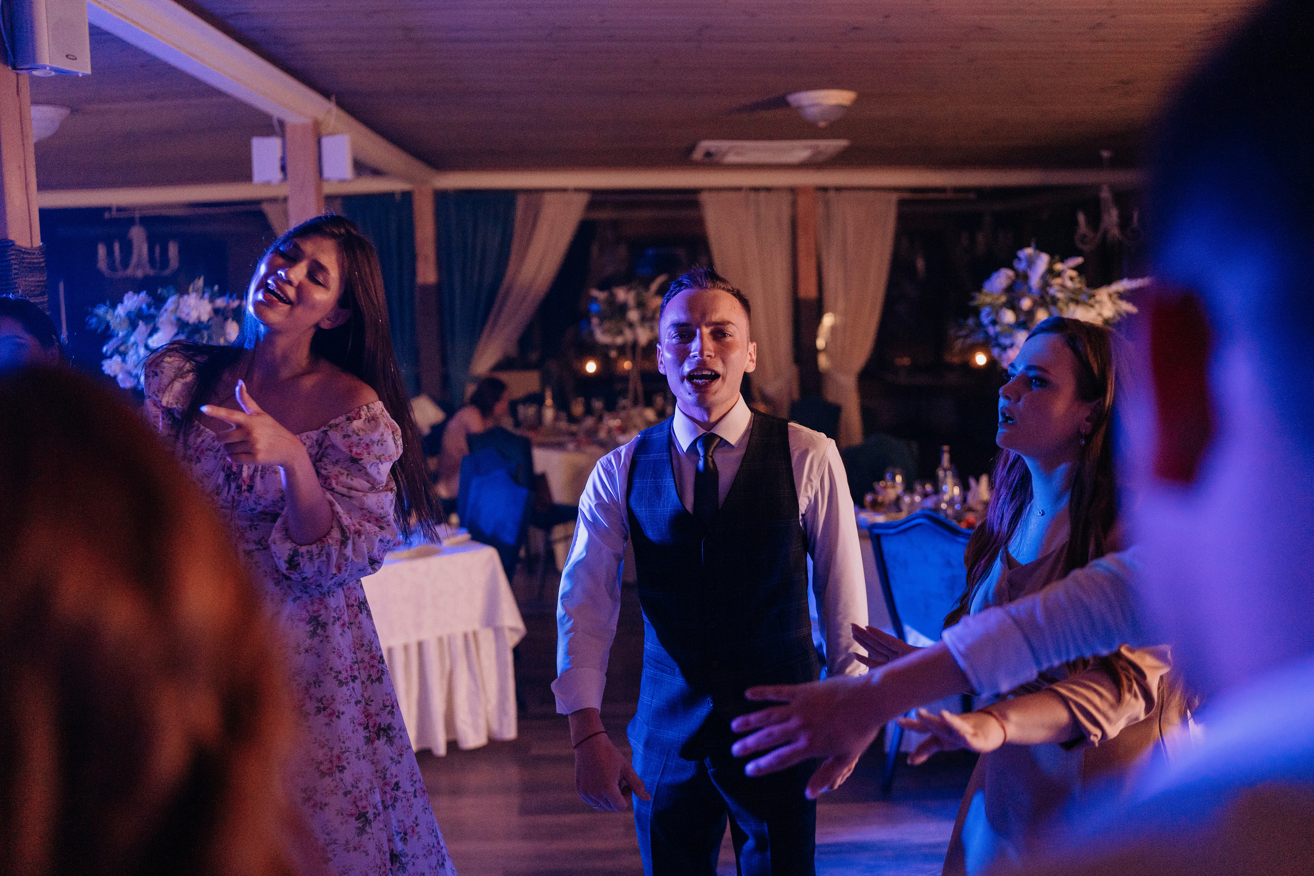 Владимир и Алина. Выездная регистрация. Ресторан. Фотограф Уфа Екатерина Пашина