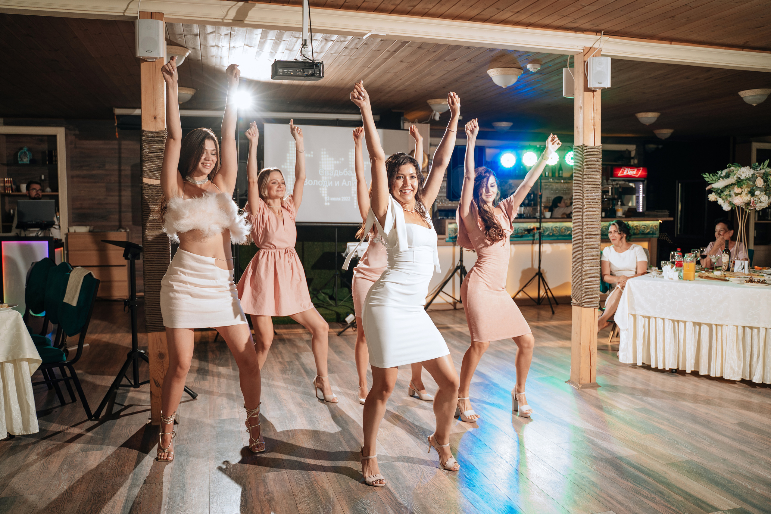 Владимир и Алина. Выездная регистрация. Ресторан. Фотограф Уфа Екатерина Пашина