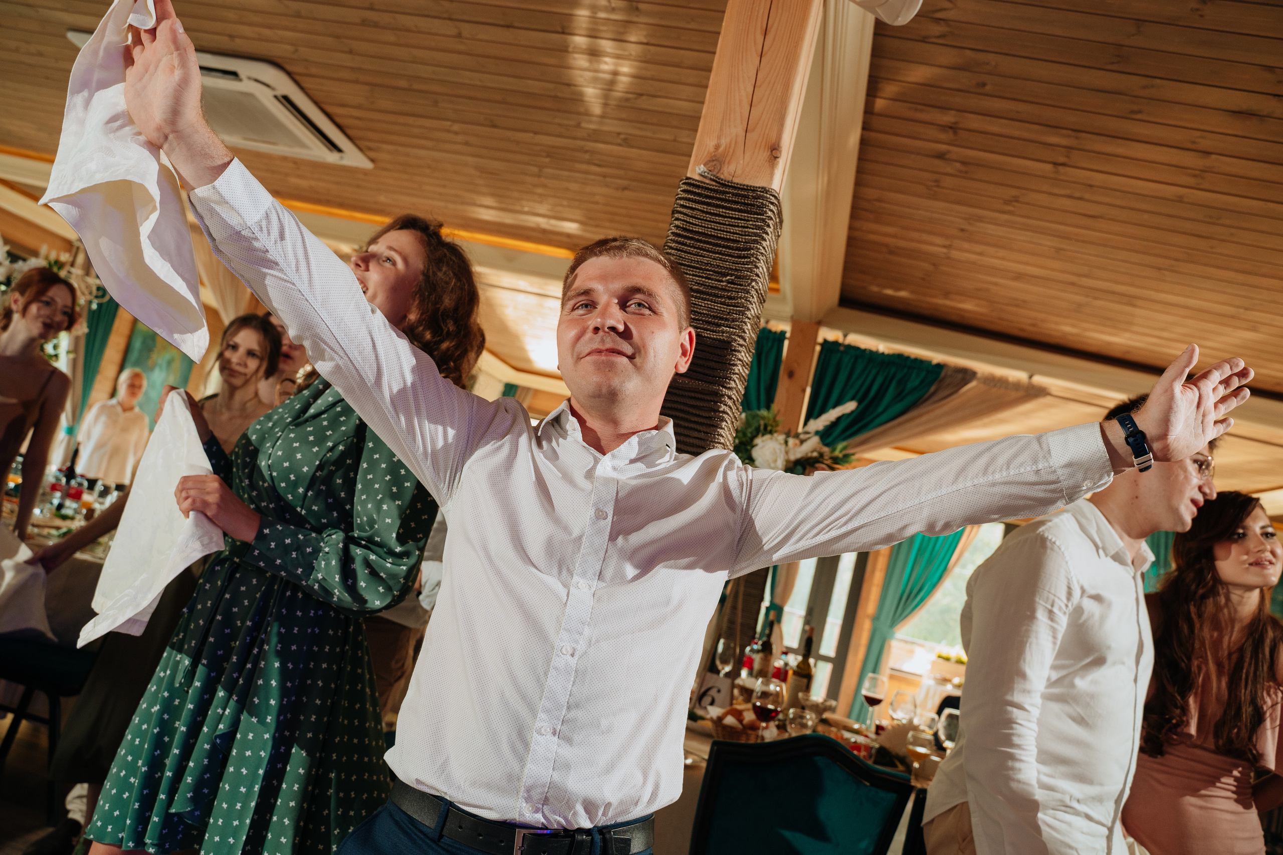 Владимир и Алина. Выездная регистрация. Ресторан. Фотограф Уфа Екатерина Пашина