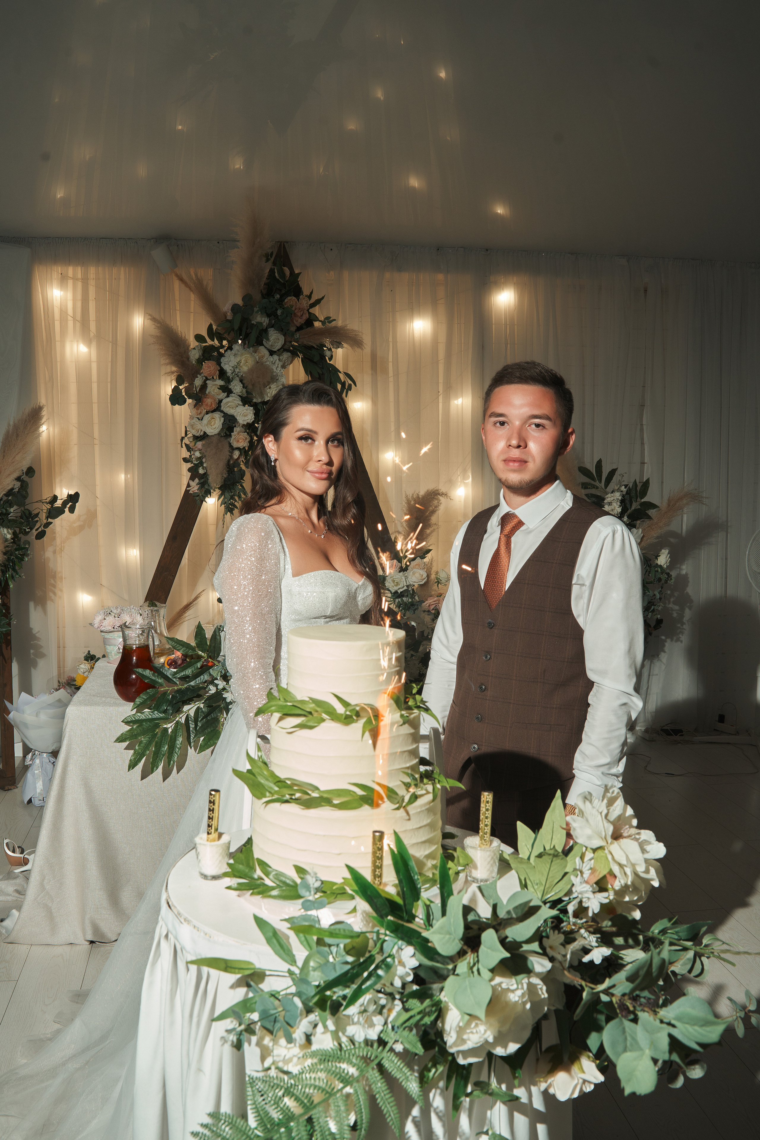 Руслан и Эльвина. Выездная регистрация. Ресторан. Фотограф Уфа Екатерина Пашина