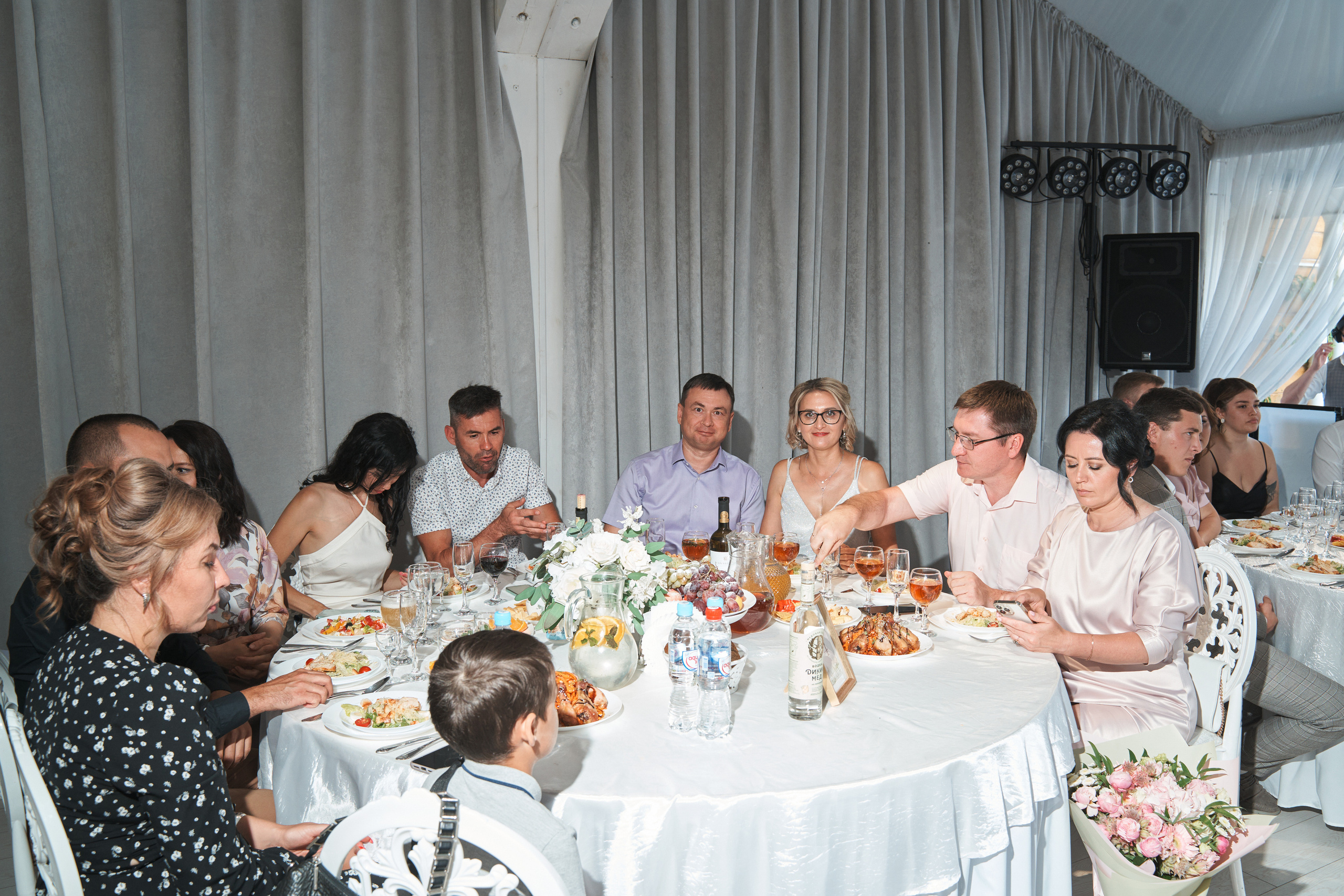 Руслан и Эльвина. Выездная регистрация. Ресторан. Фотограф Уфа Екатерина Пашина