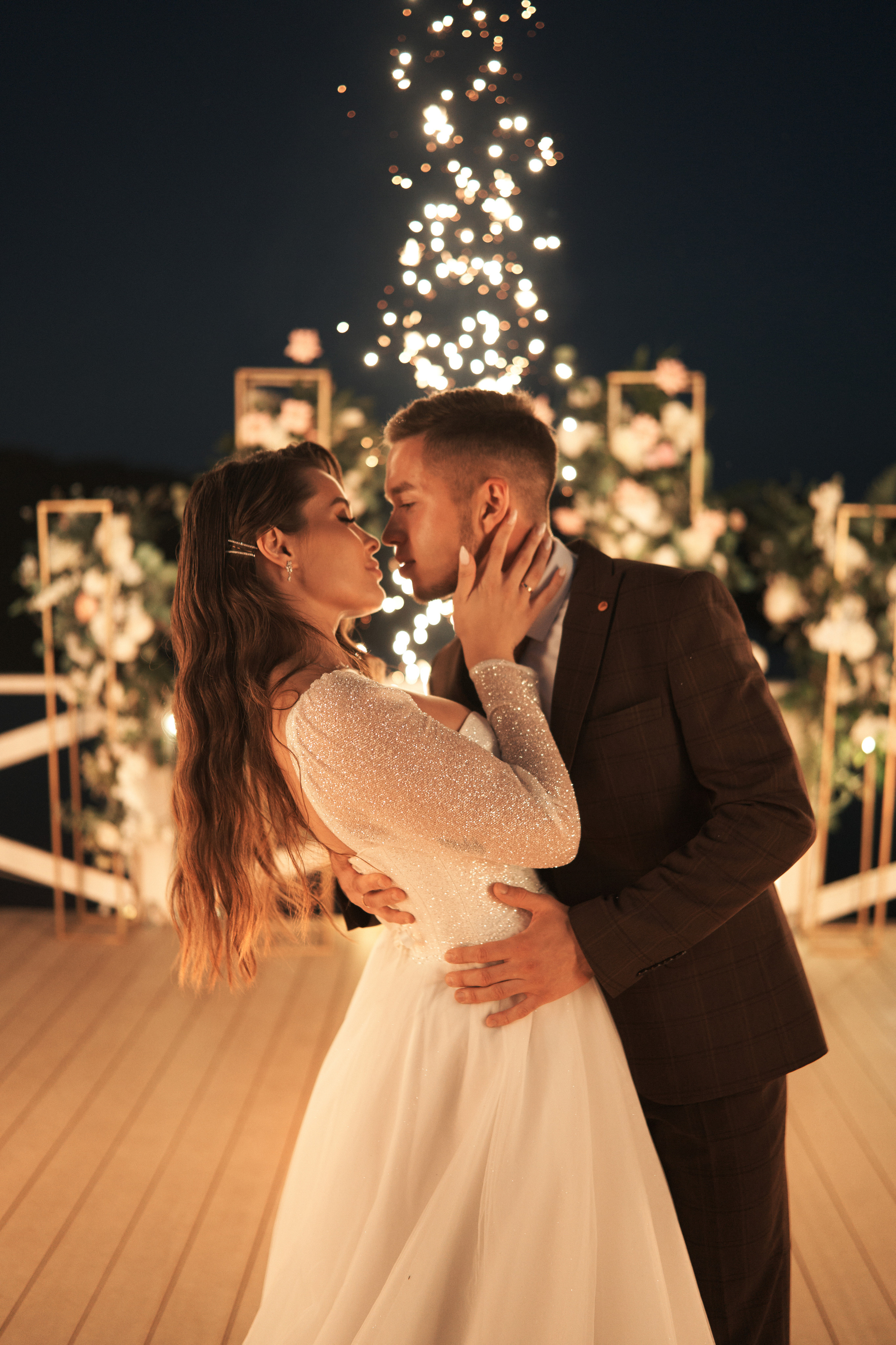 Руслан и Эльвина. Выездная регистрация. Ресторан. Фотограф Уфа Екатерина Пашина