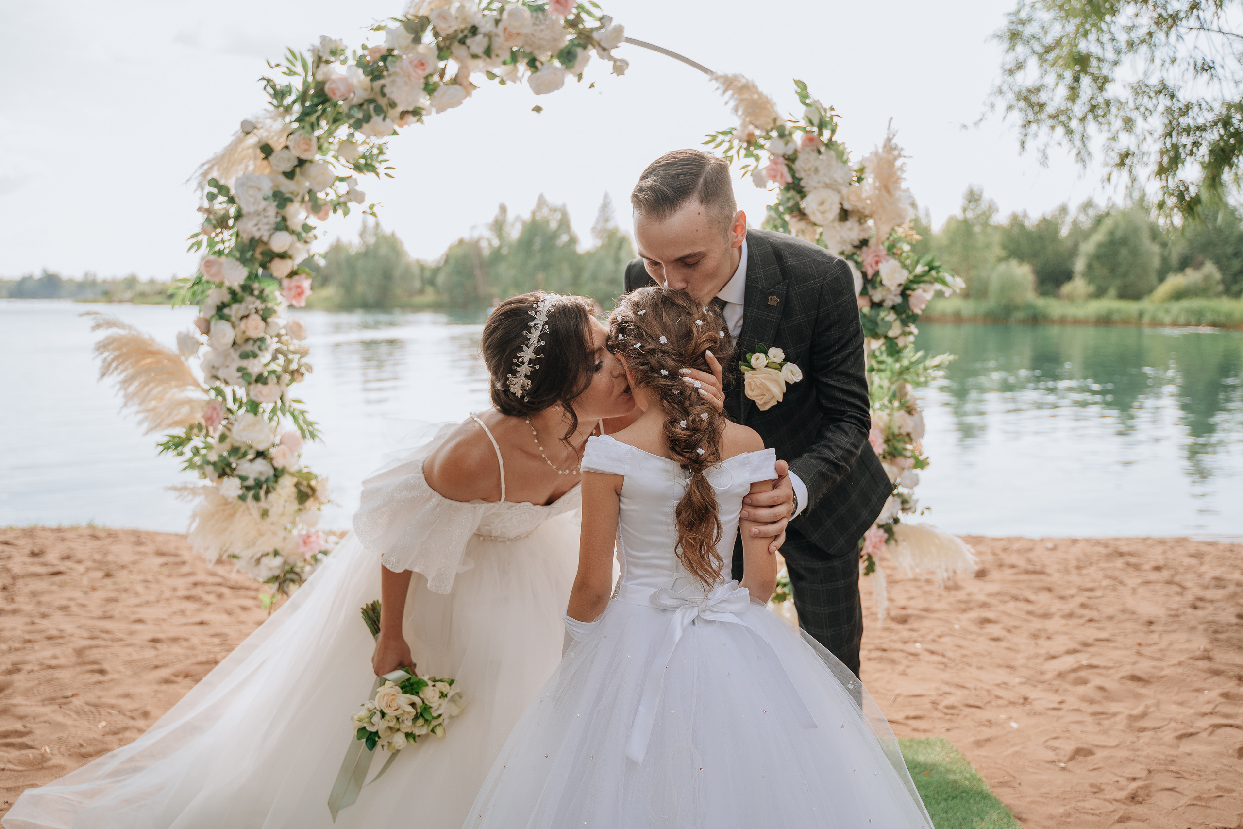 Владимир и Алина. Выездная регистрация. Ресторан. Фотограф Уфа Екатерина Пашина