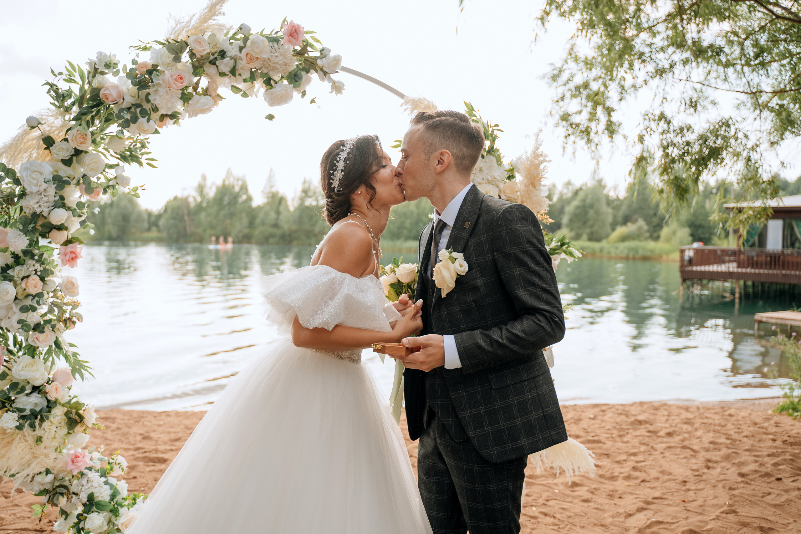 Владимир и Алина. Выездная регистрация. Ресторан. Фотограф Уфа Екатерина Пашина