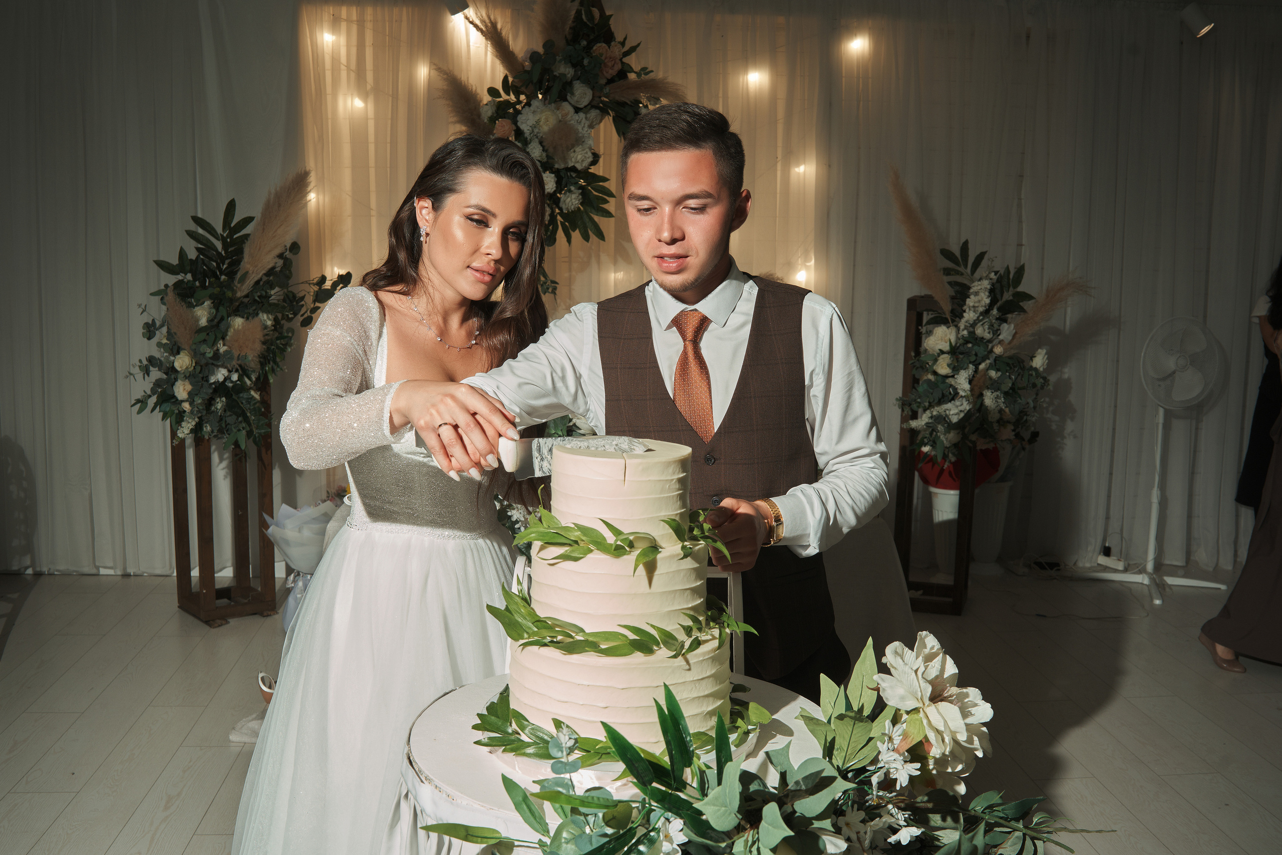 Руслан и Эльвина. Выездная регистрация. Ресторан. Фотограф Уфа Екатерина Пашина