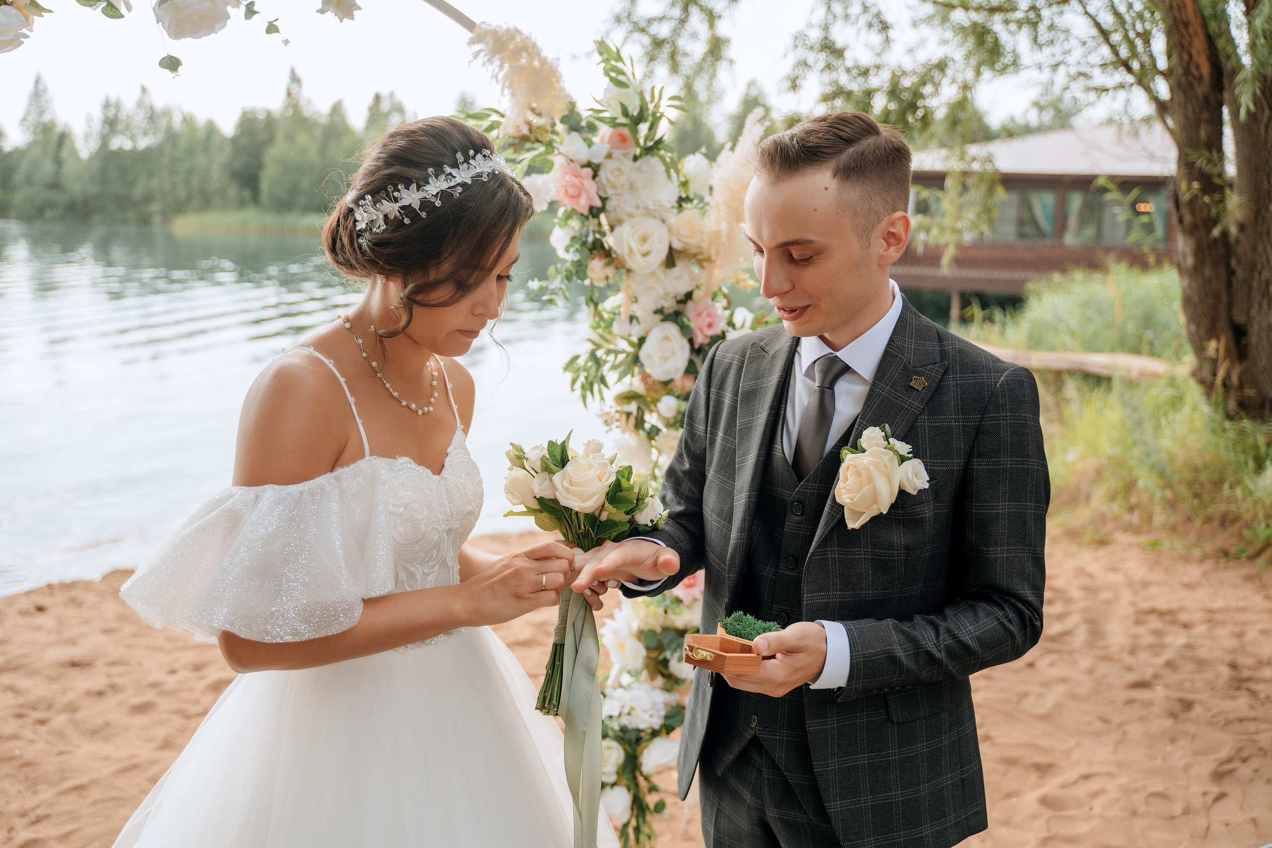 Владимир и Алина. Выездная регистрация. Ресторан. Фотограф Уфа Екатерина Пашина