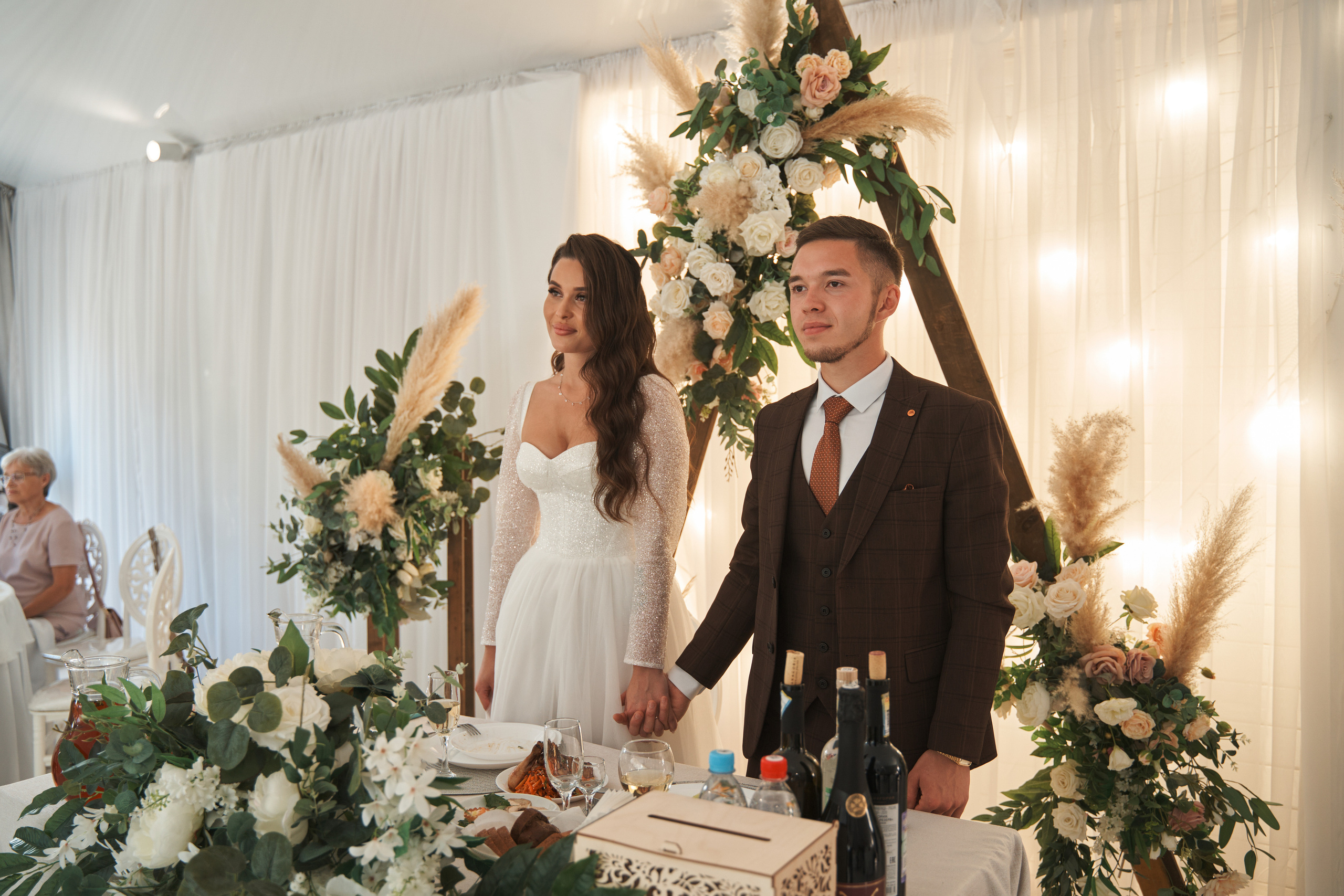 Руслан и Эльвина. Выездная регистрация. Ресторан. Фотограф Уфа Екатерина Пашина