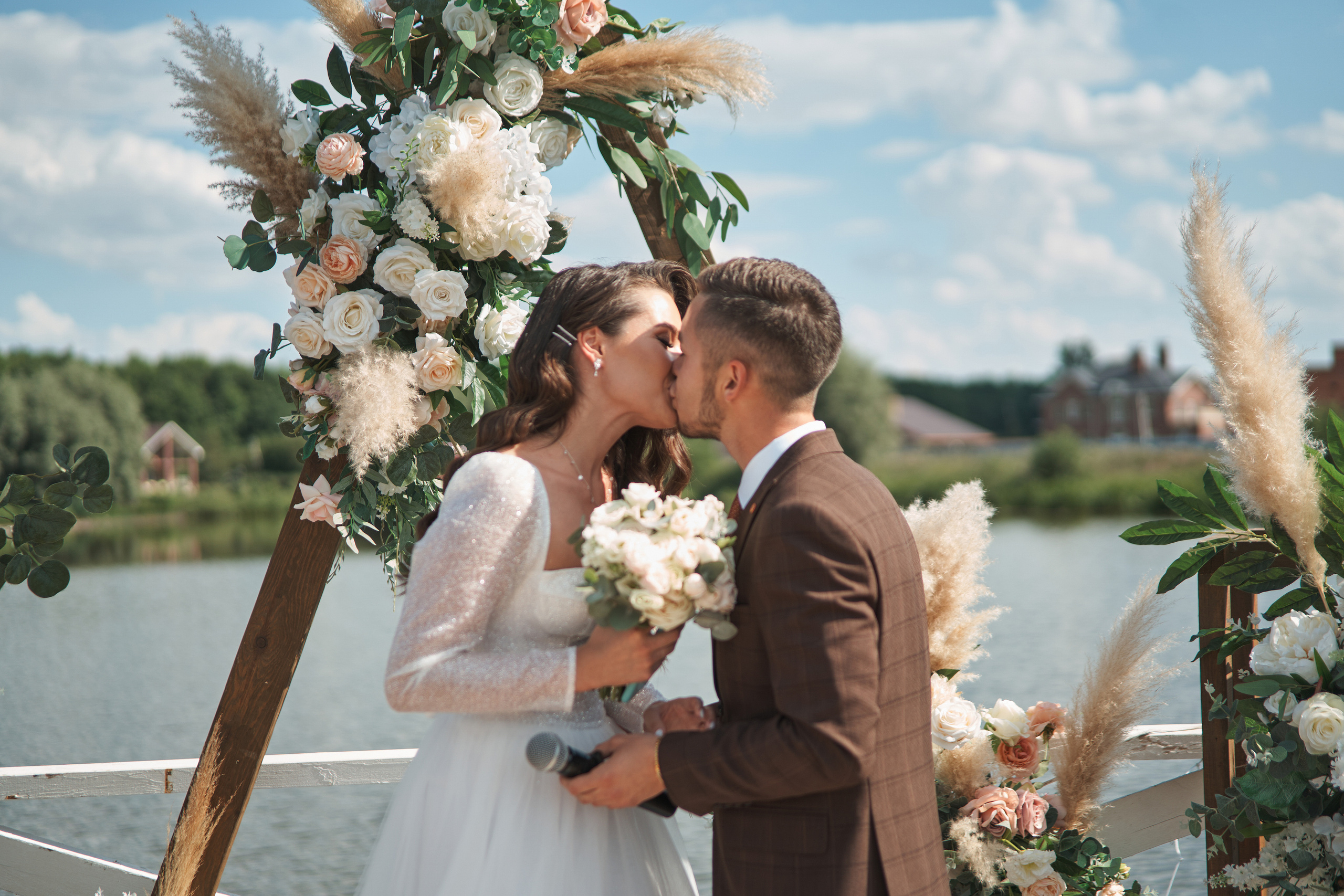 Руслан и Эльвина. Выездная регистрация. Ресторан. Фотограф Уфа Екатерина Пашина
