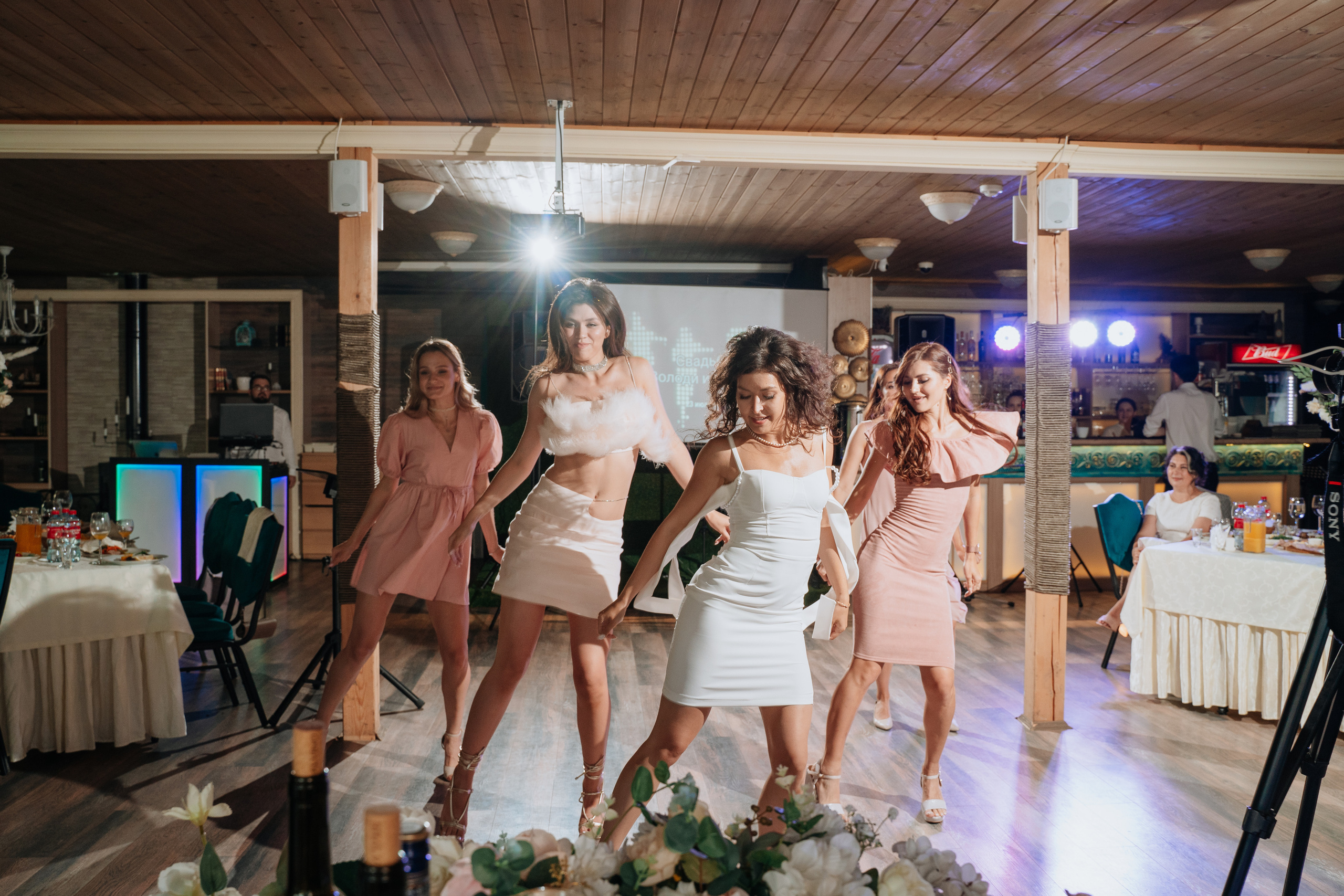 Владимир и Алина. Выездная регистрация. Ресторан. Фотограф Уфа Екатерина Пашина