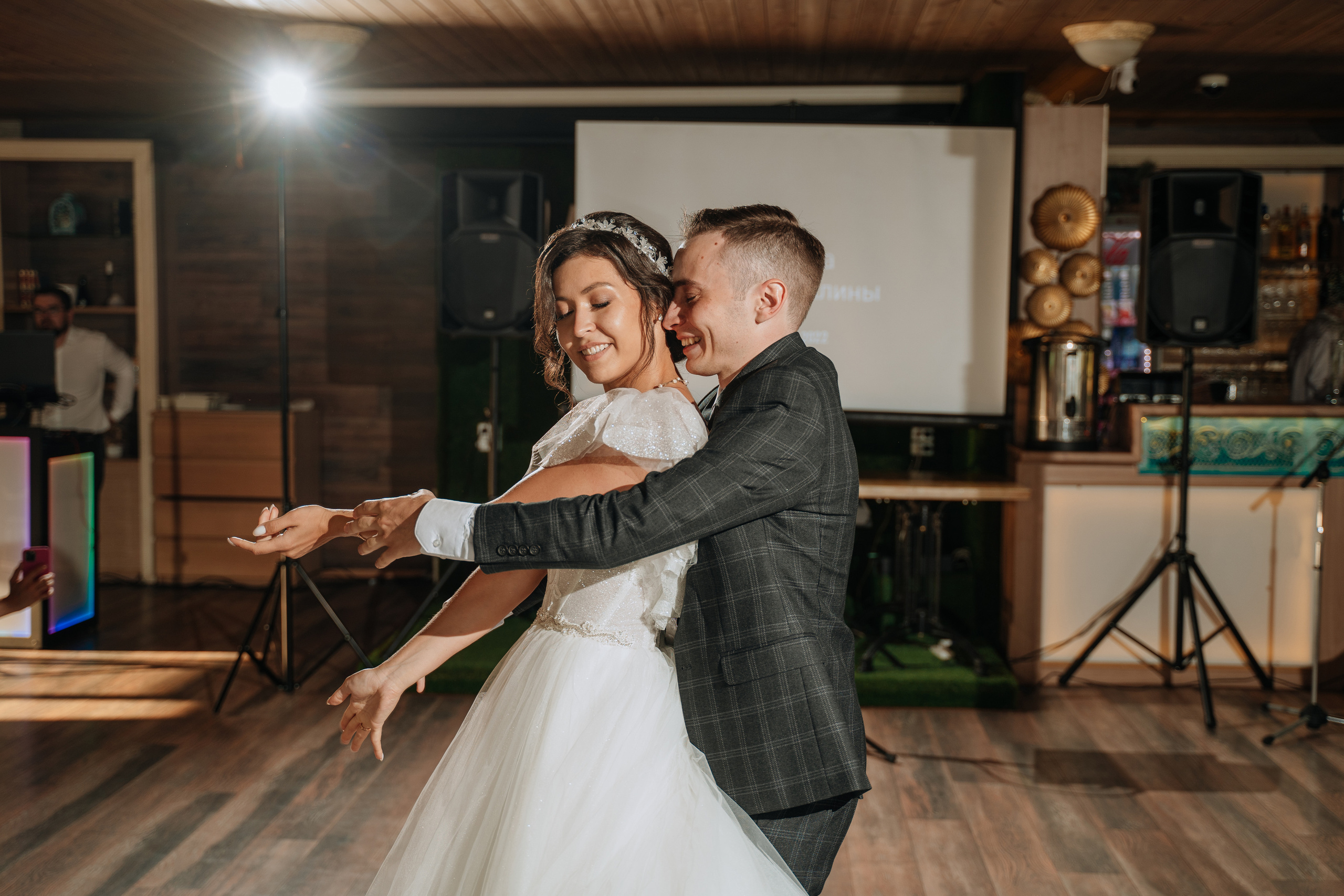 Владимир и Алина. Выездная регистрация. Ресторан. Фотограф Уфа Екатерина Пашина