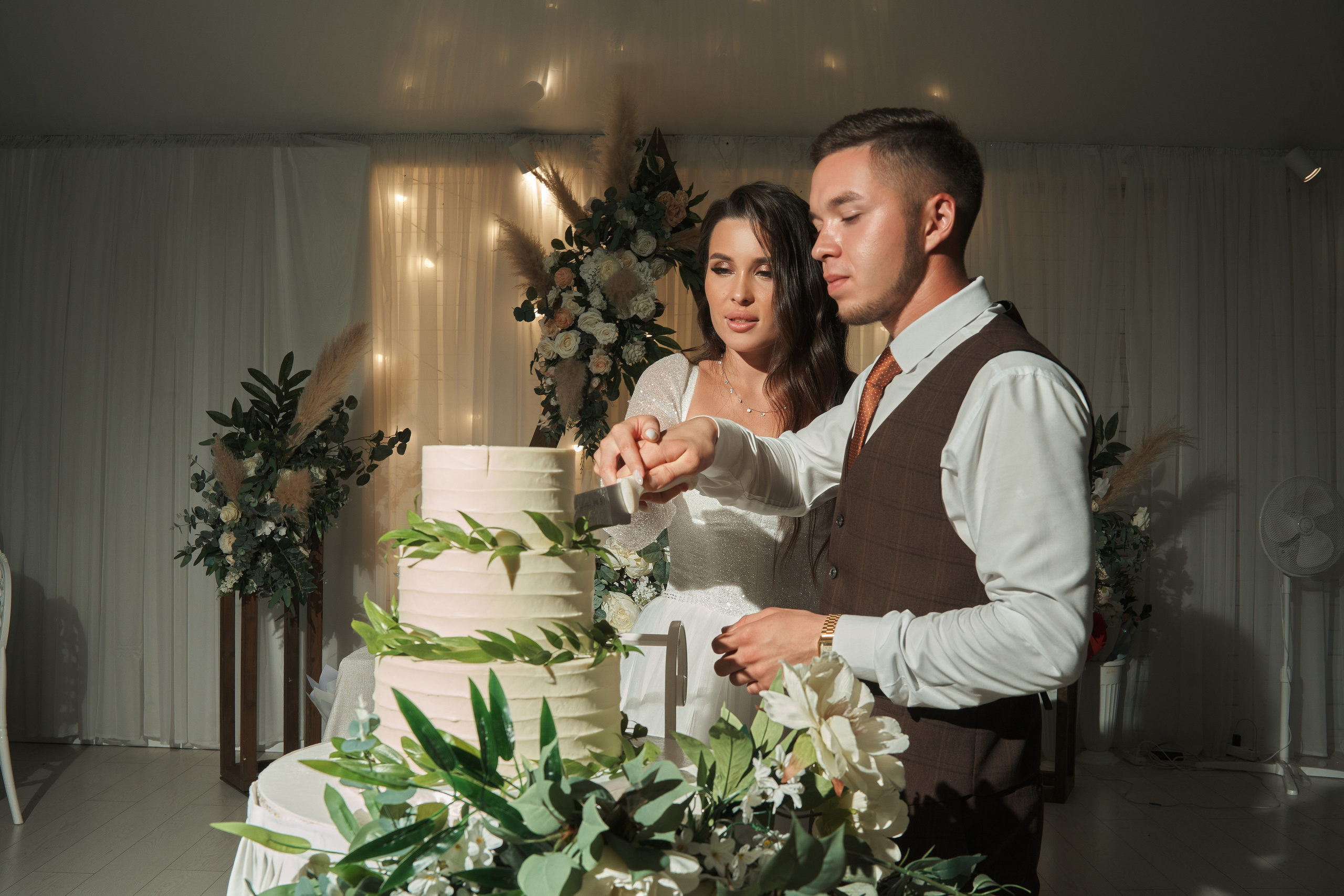 Руслан и Эльвина. Выездная регистрация. Ресторан. Фотограф Уфа Екатерина Пашина