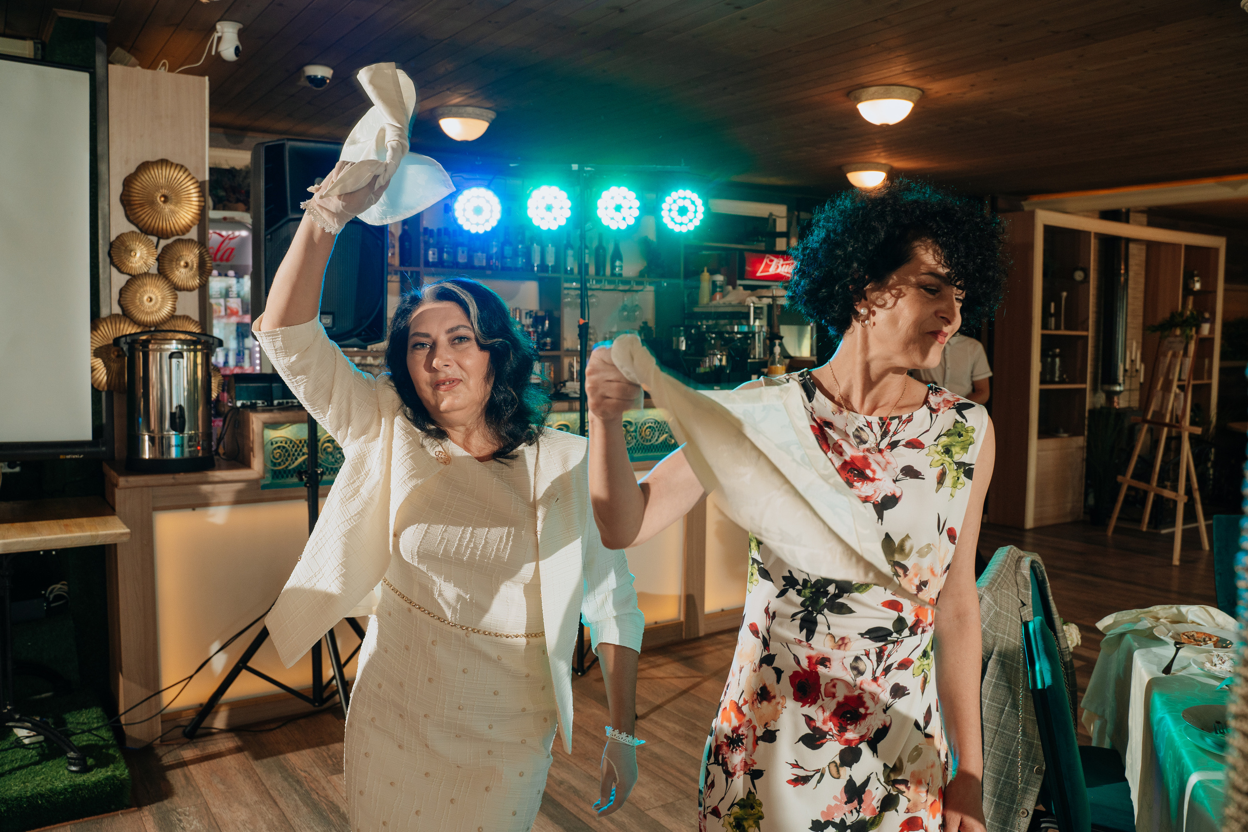 Владимир и Алина. Выездная регистрация. Ресторан. Фотограф Уфа Екатерина Пашина